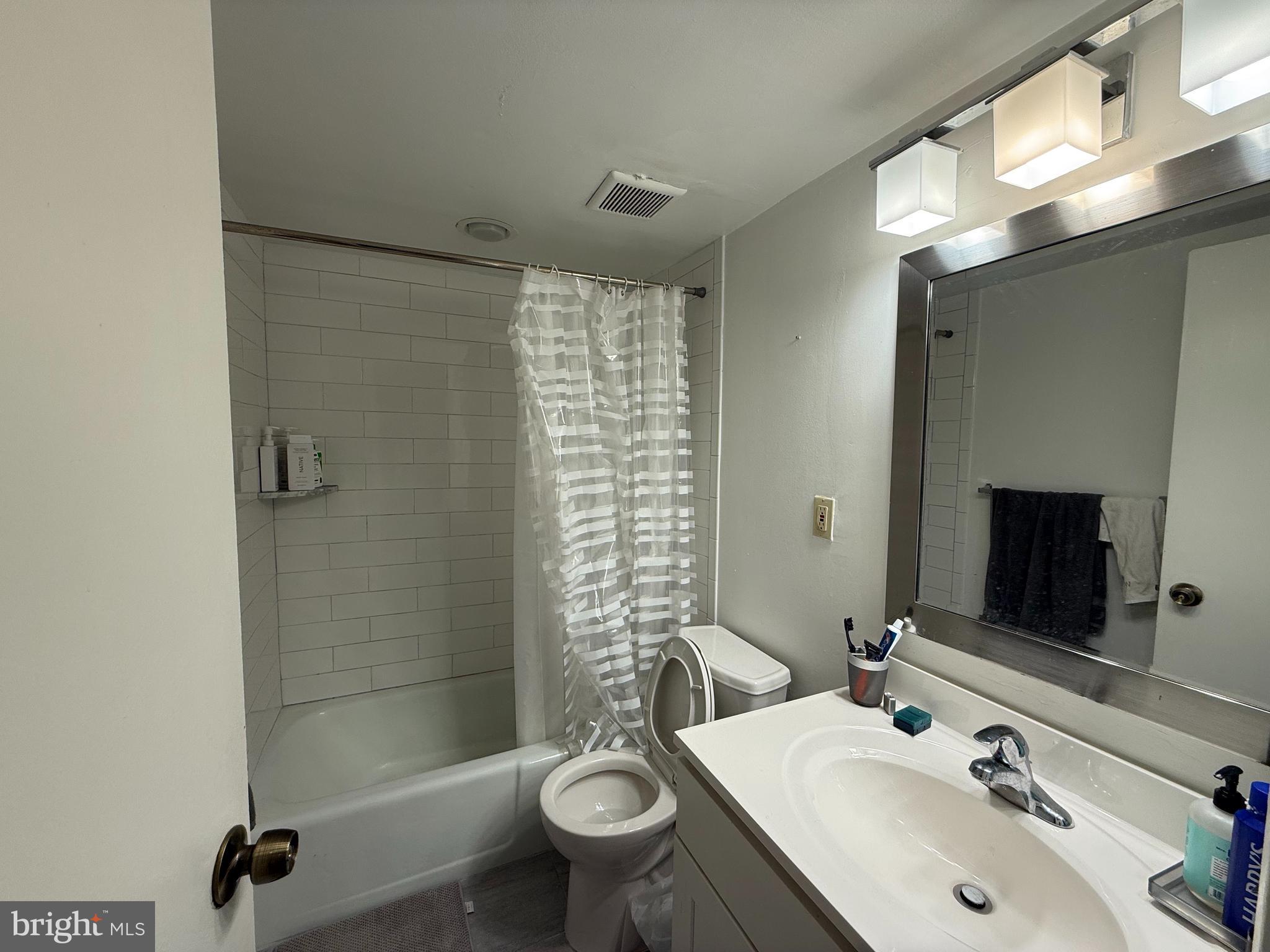 VILLAGES OF HOMELAND - Residential