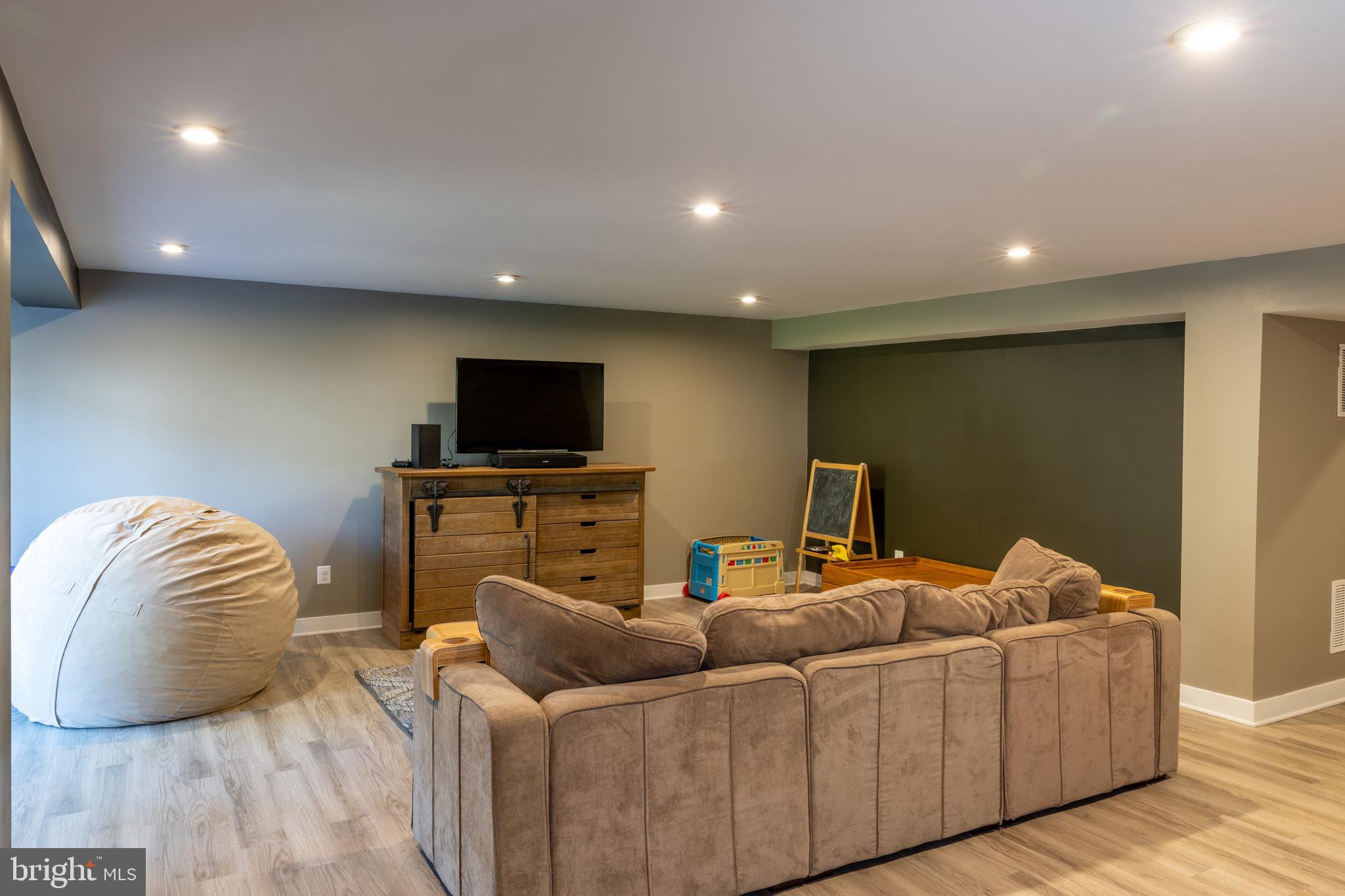 BROOKSIDE - Residential