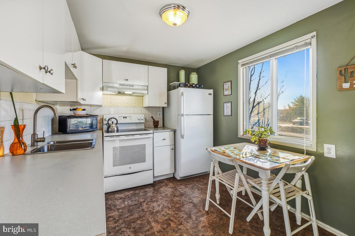 10559 CAMBRIDGE COURT