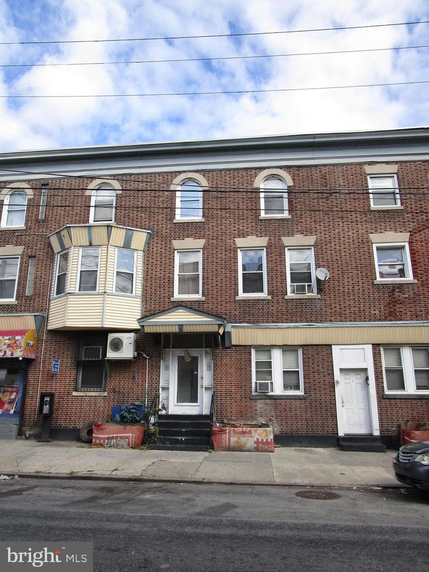 Spacious 1 bedroom apartment. Recently refreshed. Move in ready. Convenient location. Schools, shopping, recreation and transportation all within walking distance.Owner, William H Lublin, is a PA licensed Real Estate Broker.  Tenants are responsible for all utilities.  Applicants must meet credit specifications and income requirements to qualify. Requirements include first and last month's rent plus a security deposit equal to one month s rent. Tenants are required to show proof of Renter s Insurance. $50 application fee per adult. Application and criteria attached.