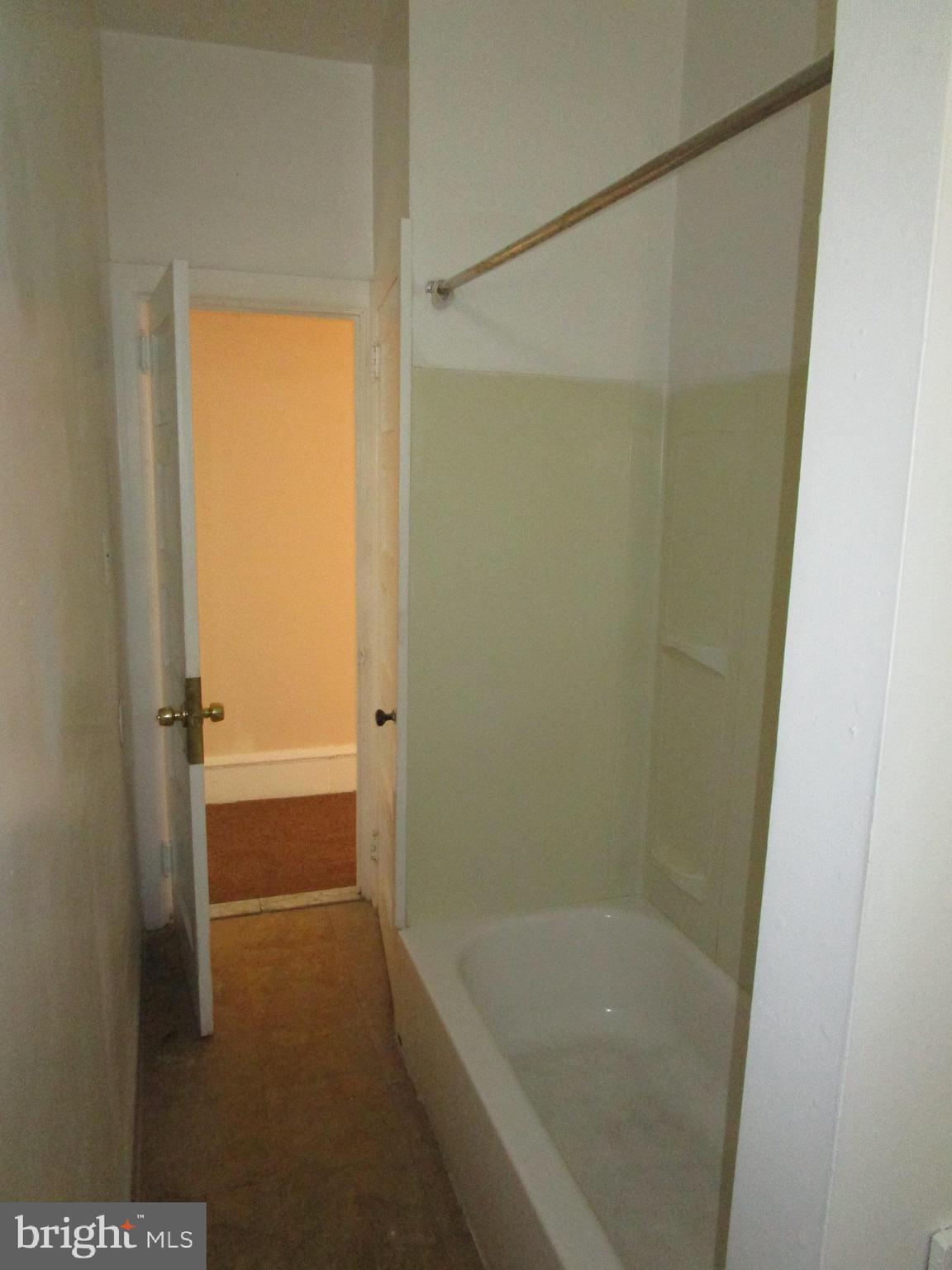 PHILADELPHIA (WEST) - Residential Lease