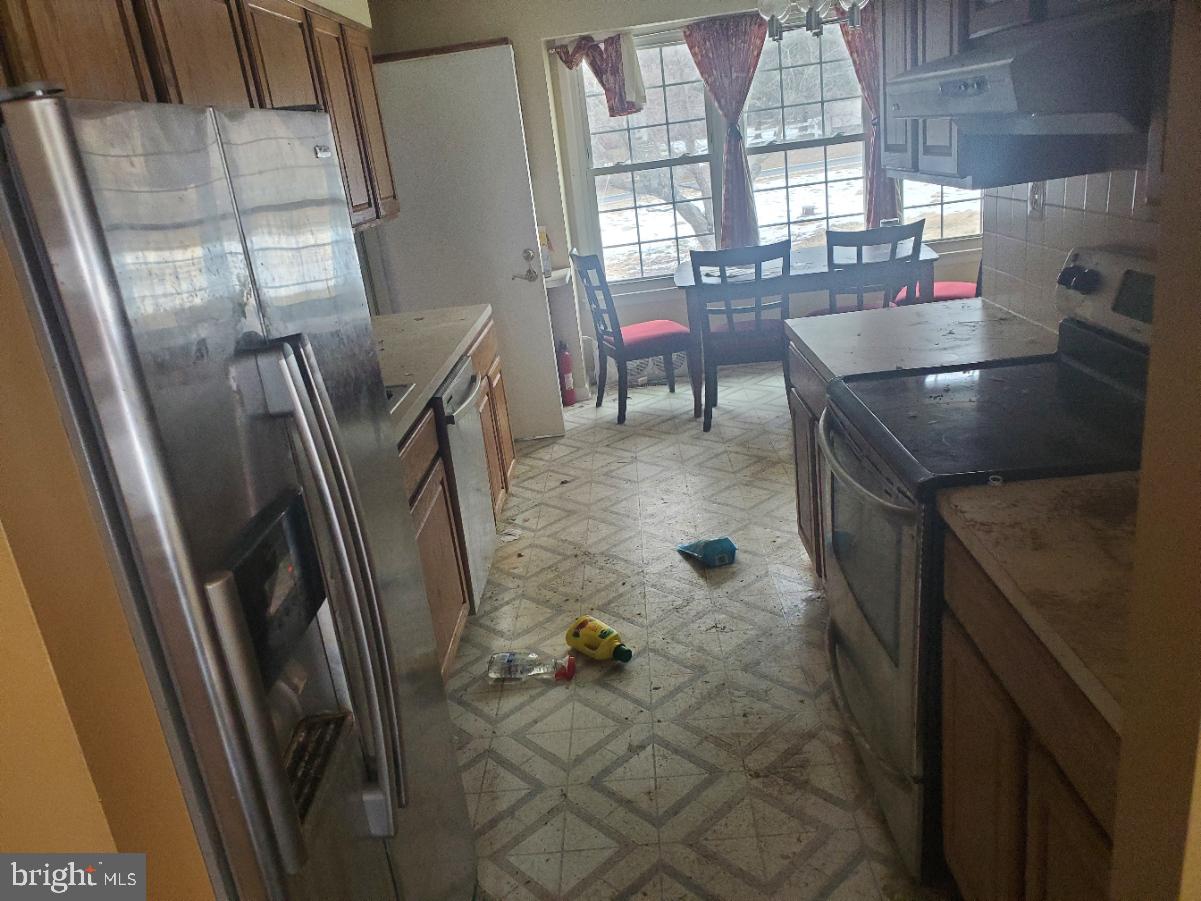 BEAU MONDE ESTATES - Residential