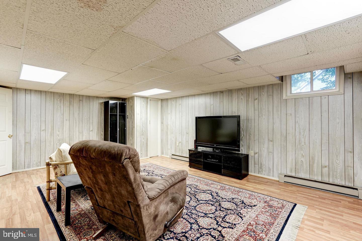 TREESIDE - Residential Lease