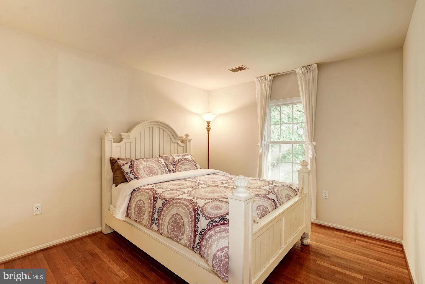 TREESIDE - Residential Lease