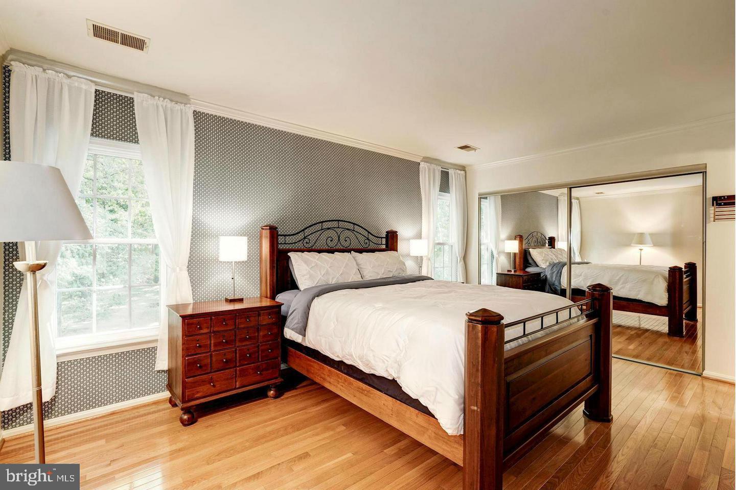 TREESIDE - Residential Lease