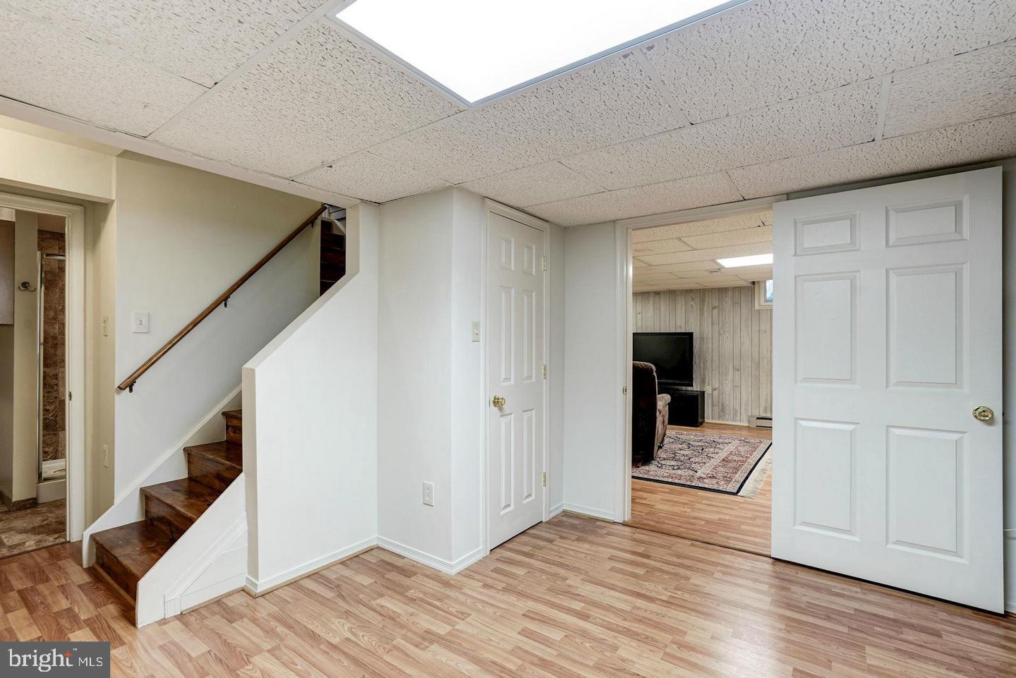 TREESIDE - Residential Lease