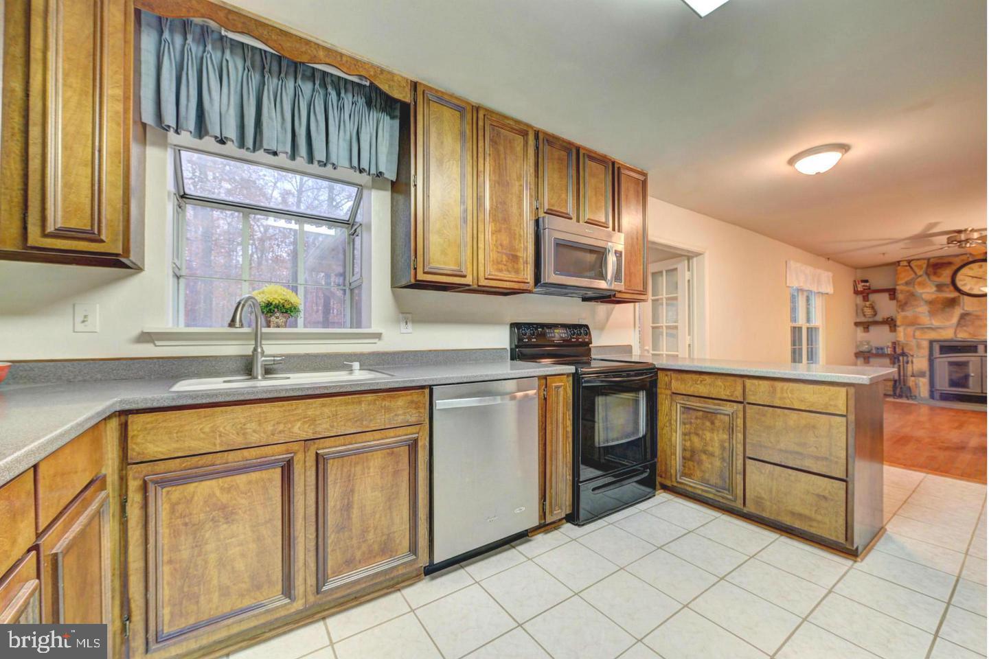 TREESIDE - Residential Lease