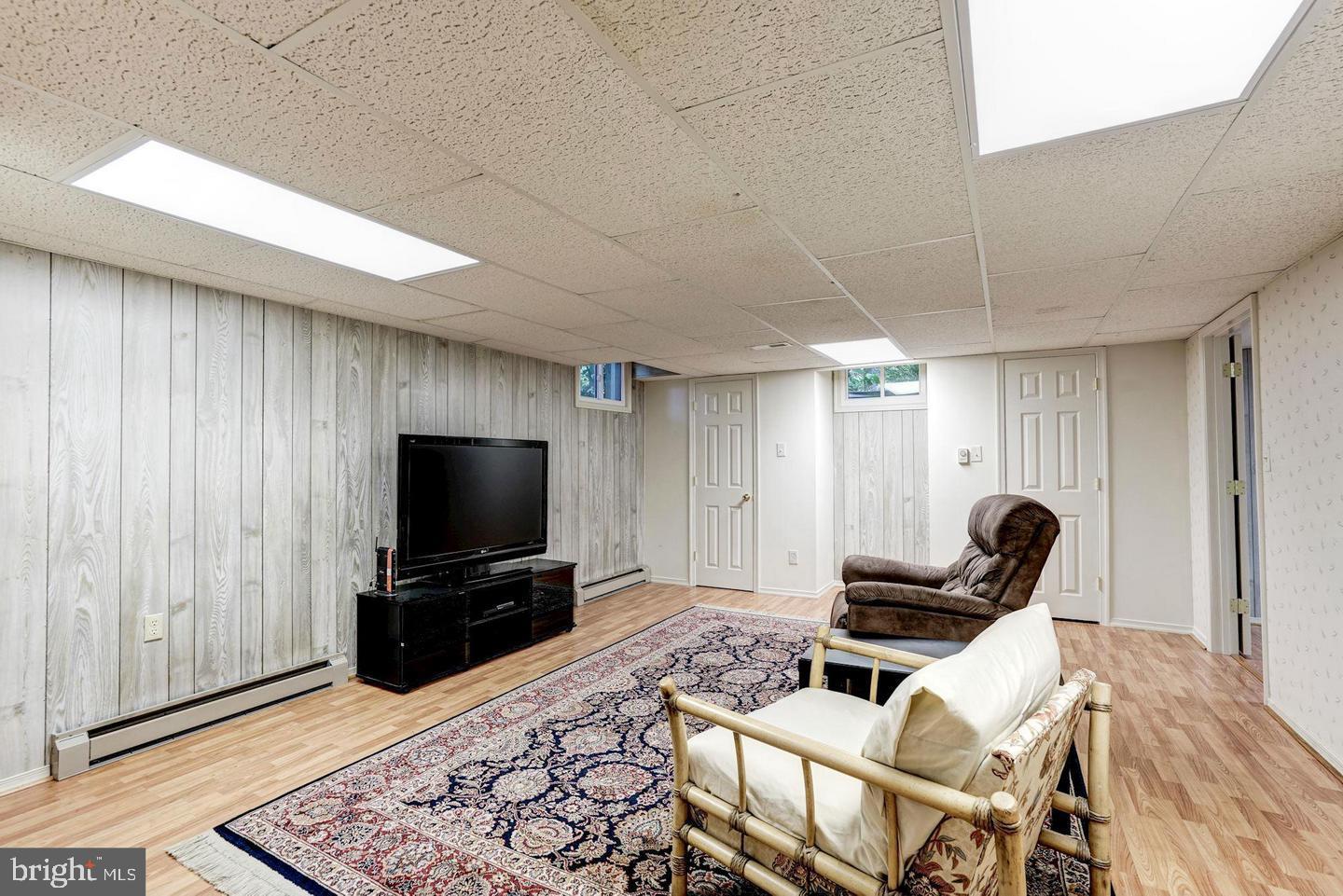 TREESIDE - Residential Lease