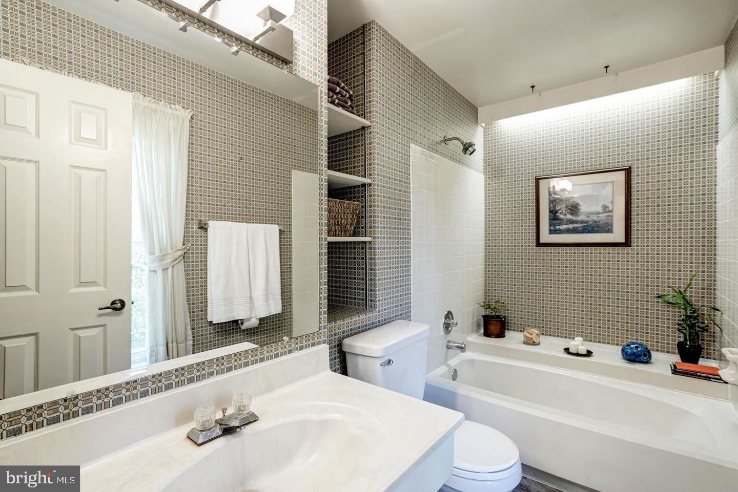 TREESIDE - Residential Lease