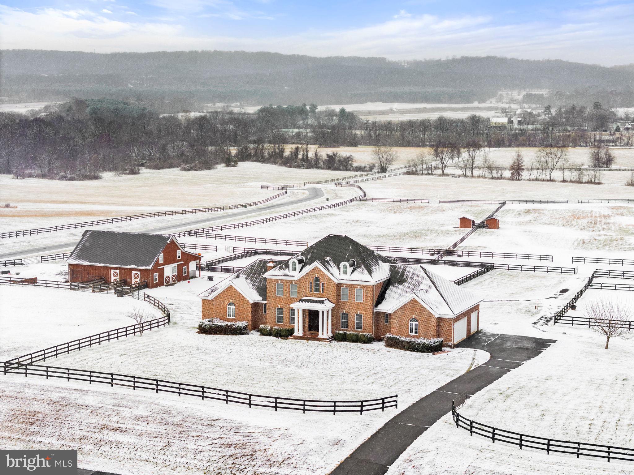 LEE'S CROSSING - Residential