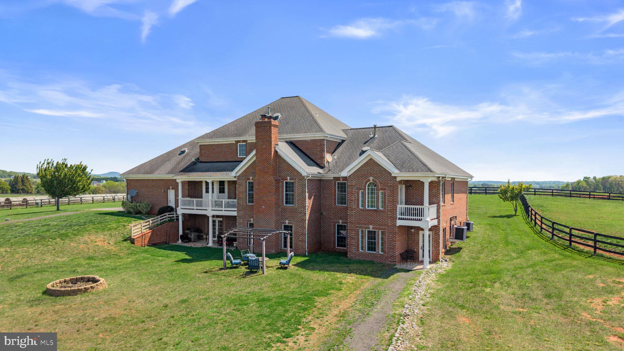 LEE'S CROSSING - Residential