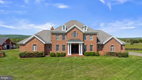 Photo of 15145 Lees Crossing Lane, LEESBURG, VA 20176 (MLS # VALO2121562)