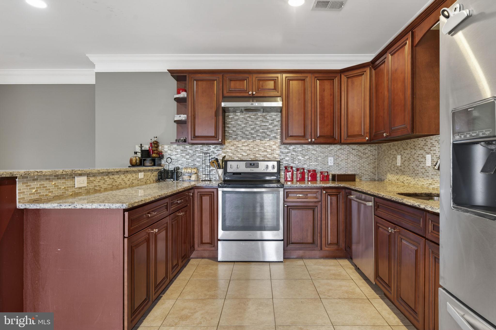 LEE'S CROSSING - Residential