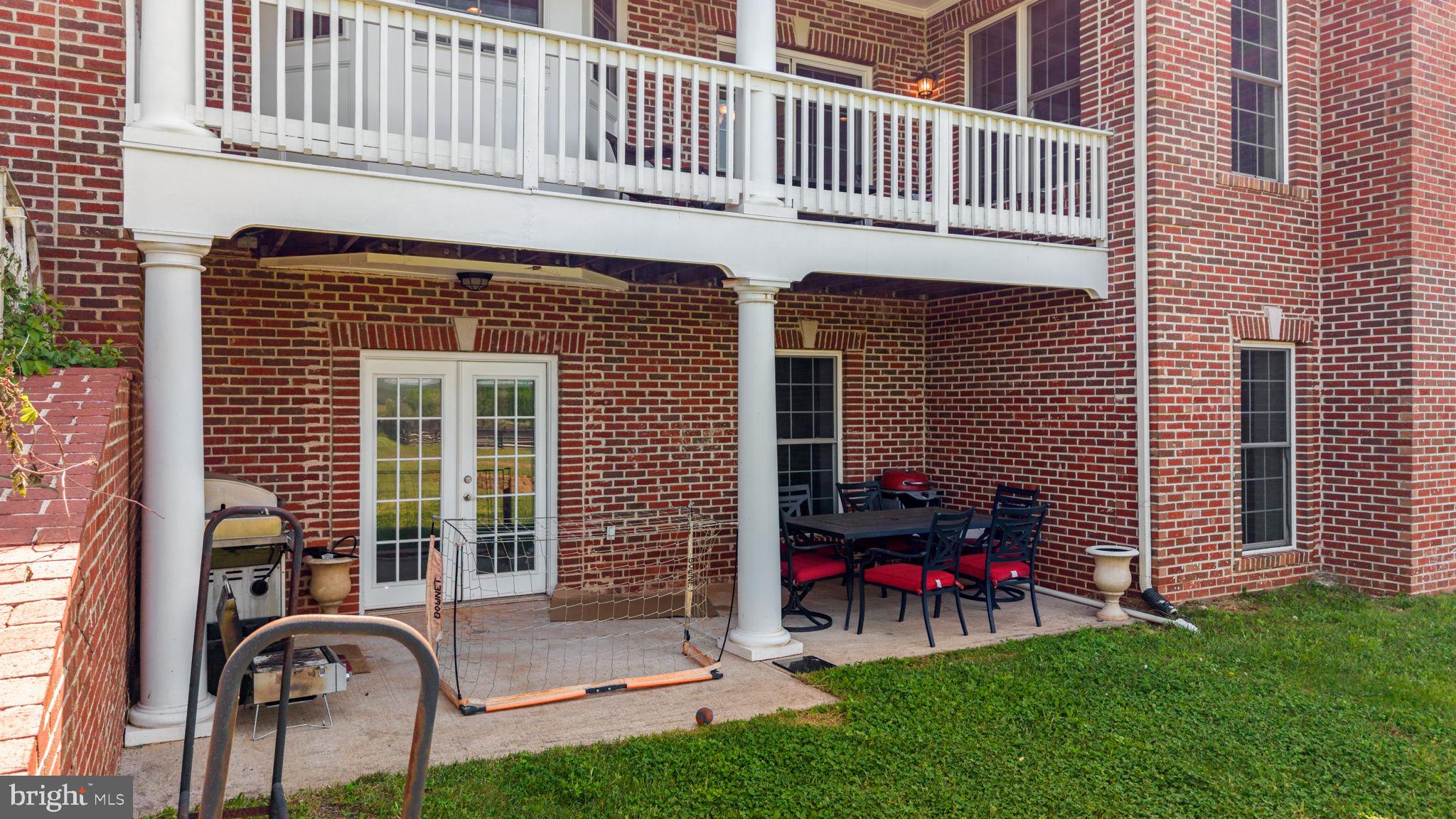 LEE'S CROSSING - Residential