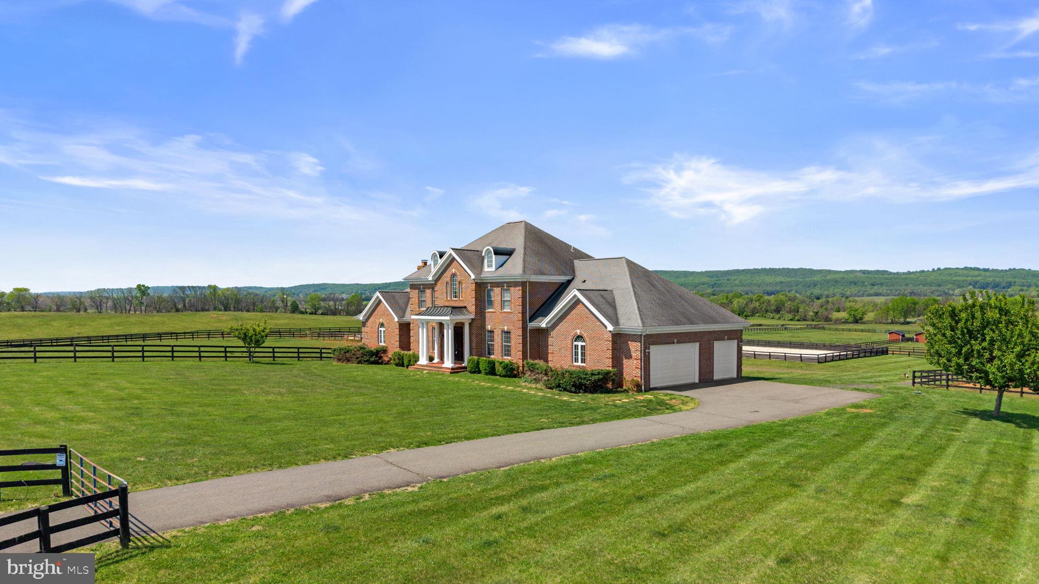 LEE'S CROSSING - Residential