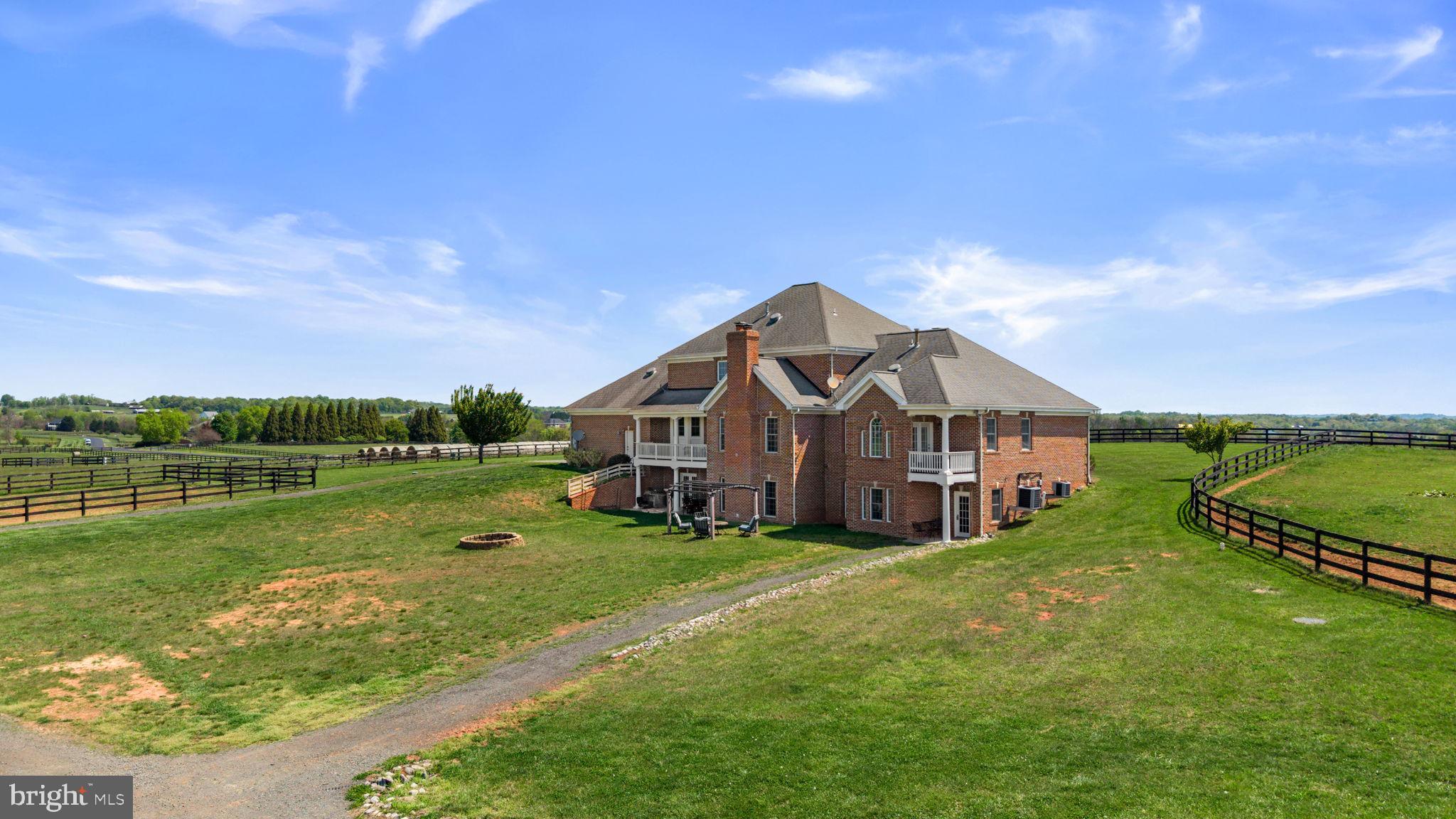 LEE'S CROSSING - Residential