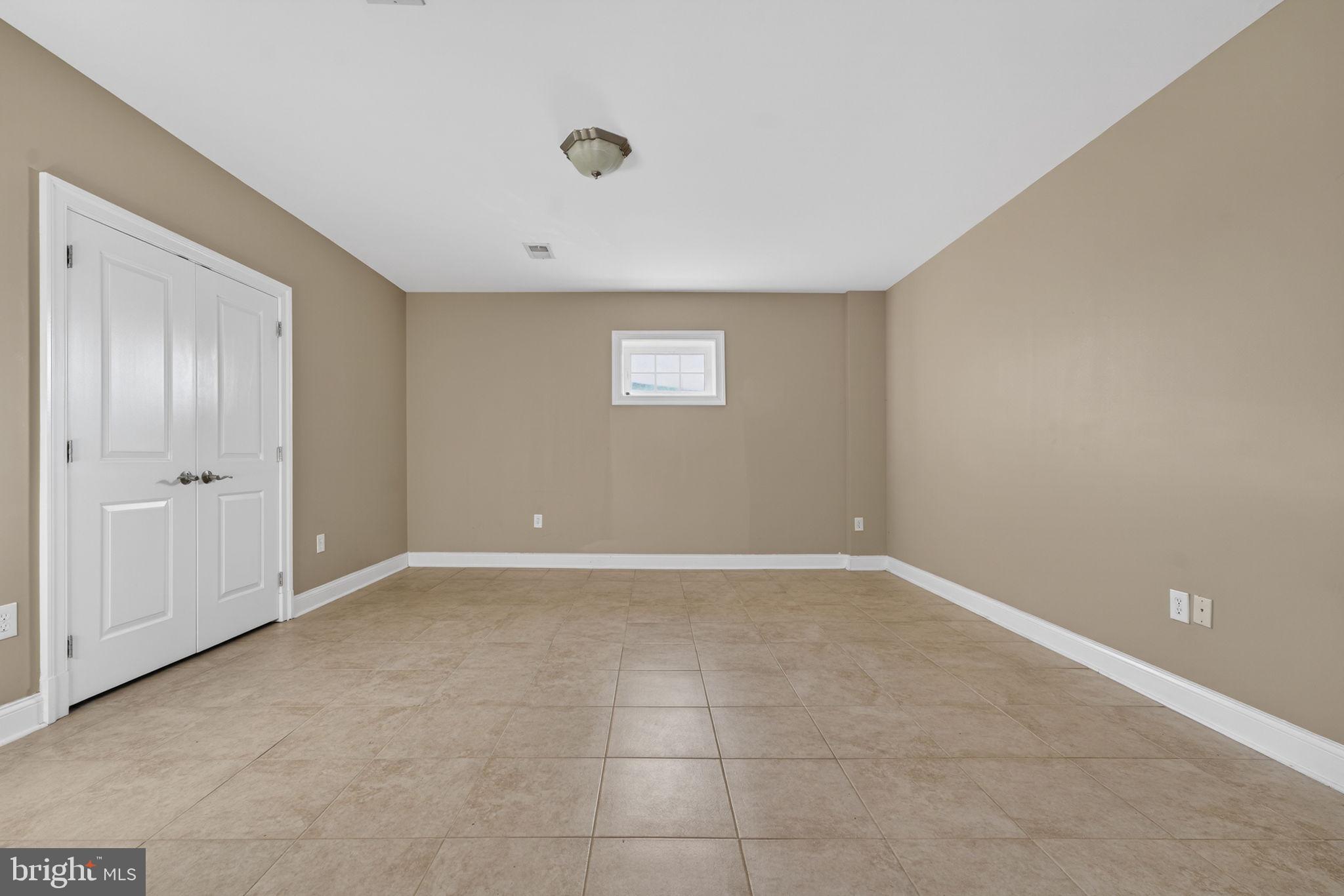 LEE'S CROSSING - Residential