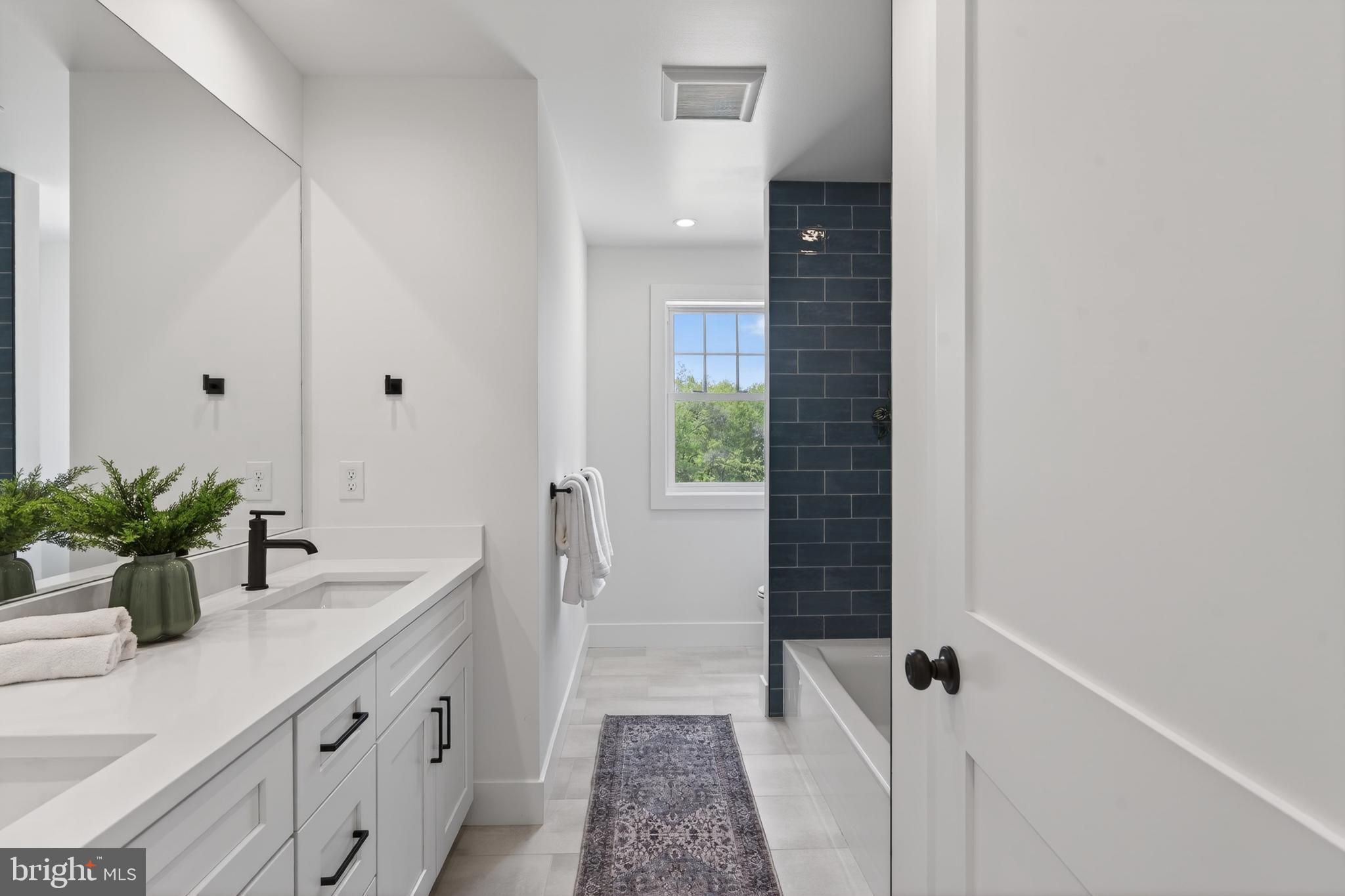 ROSE TREE ESTS - Residential