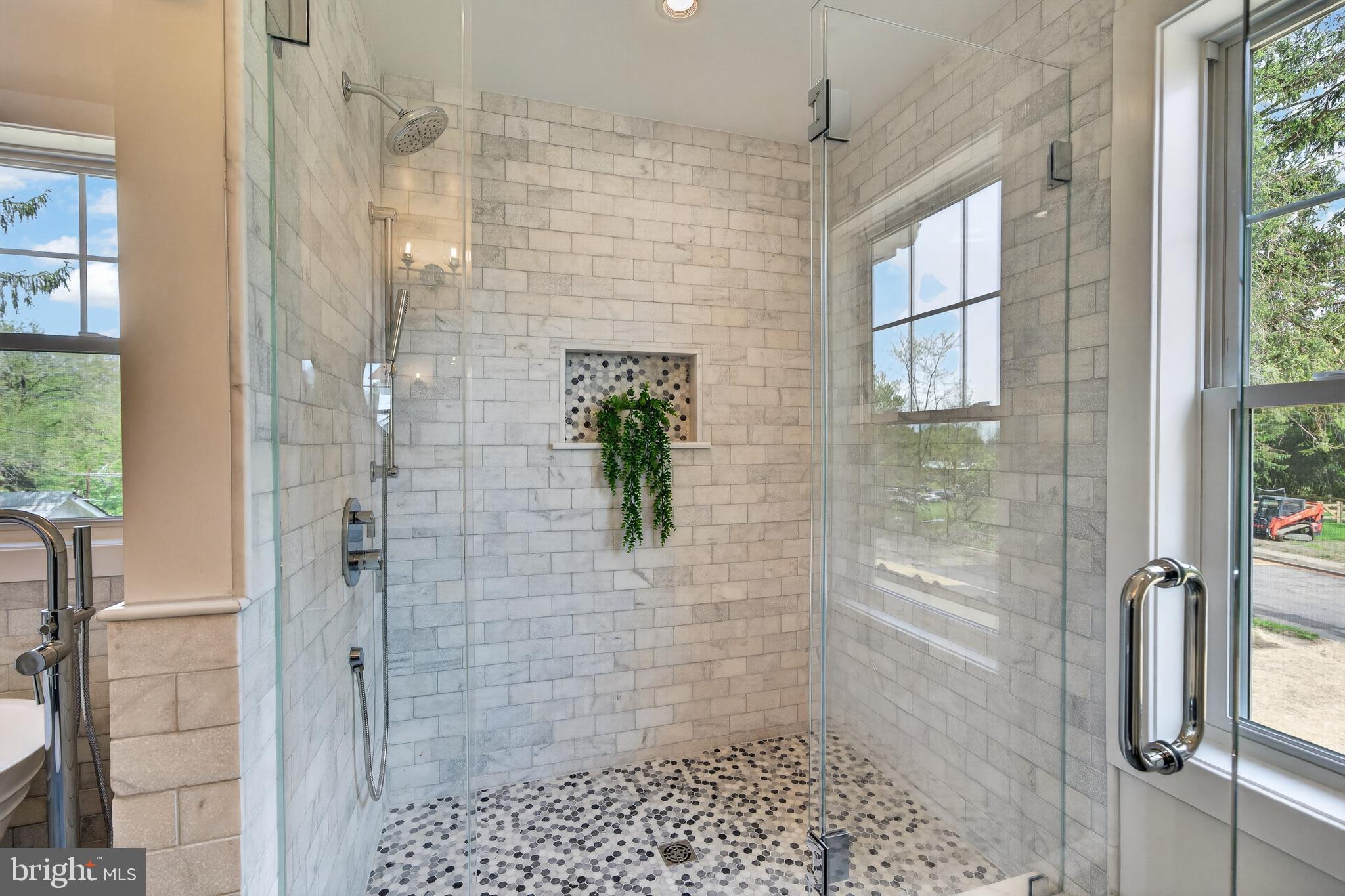 ROSE TREE ESTS - Residential