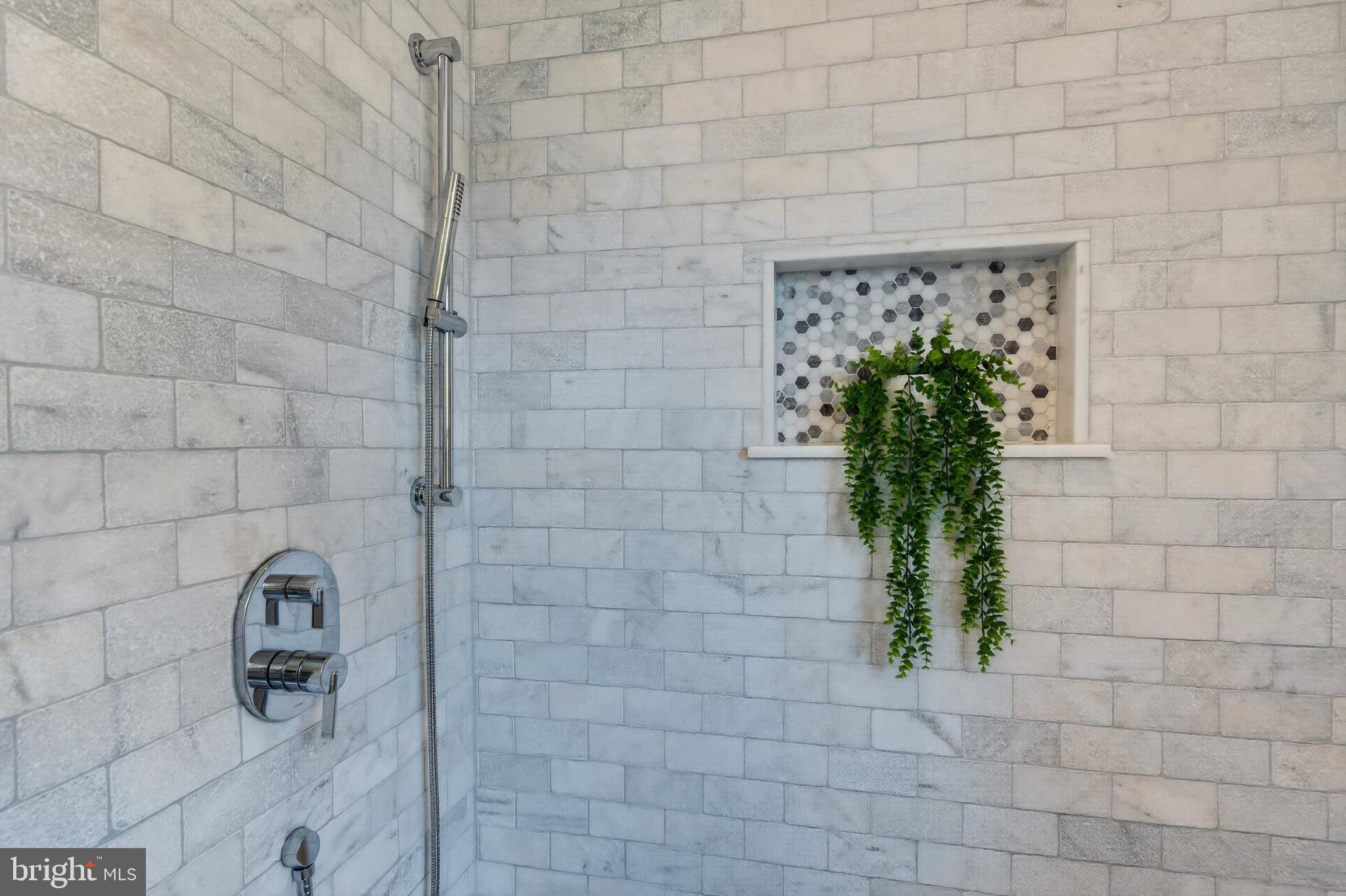 ROSE TREE ESTS - Residential