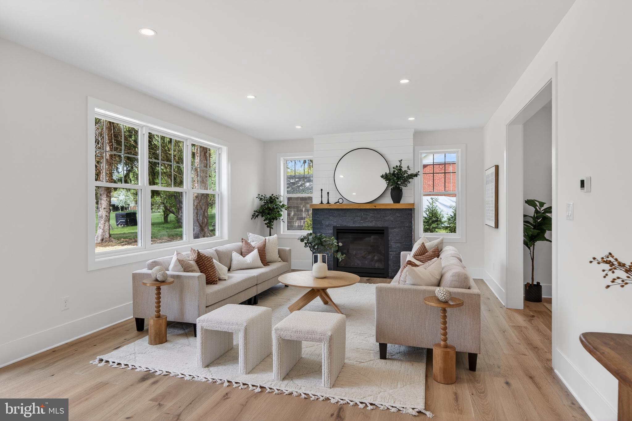 ROSE TREE ESTS - Residential