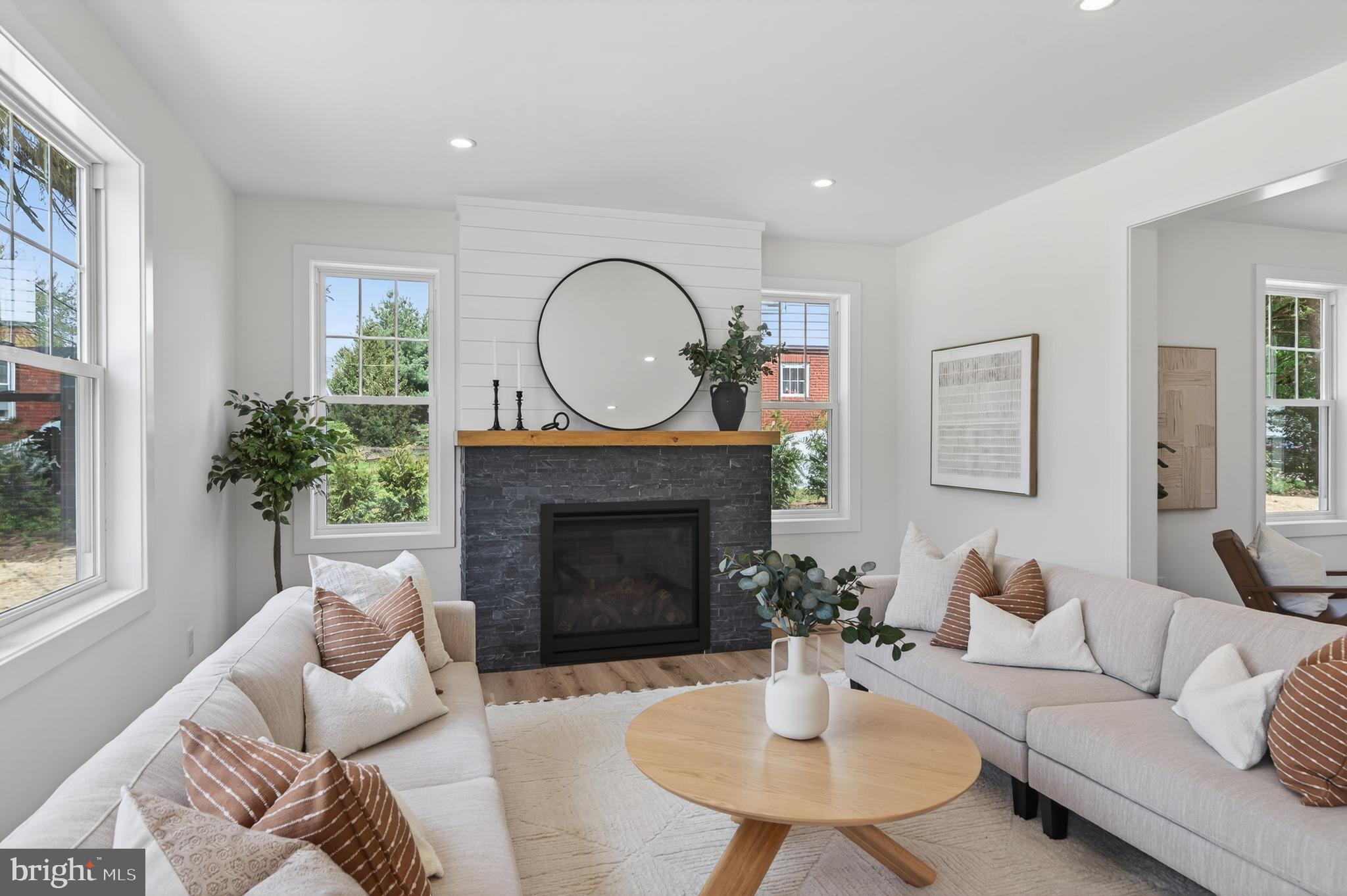 ROSE TREE ESTS - Residential