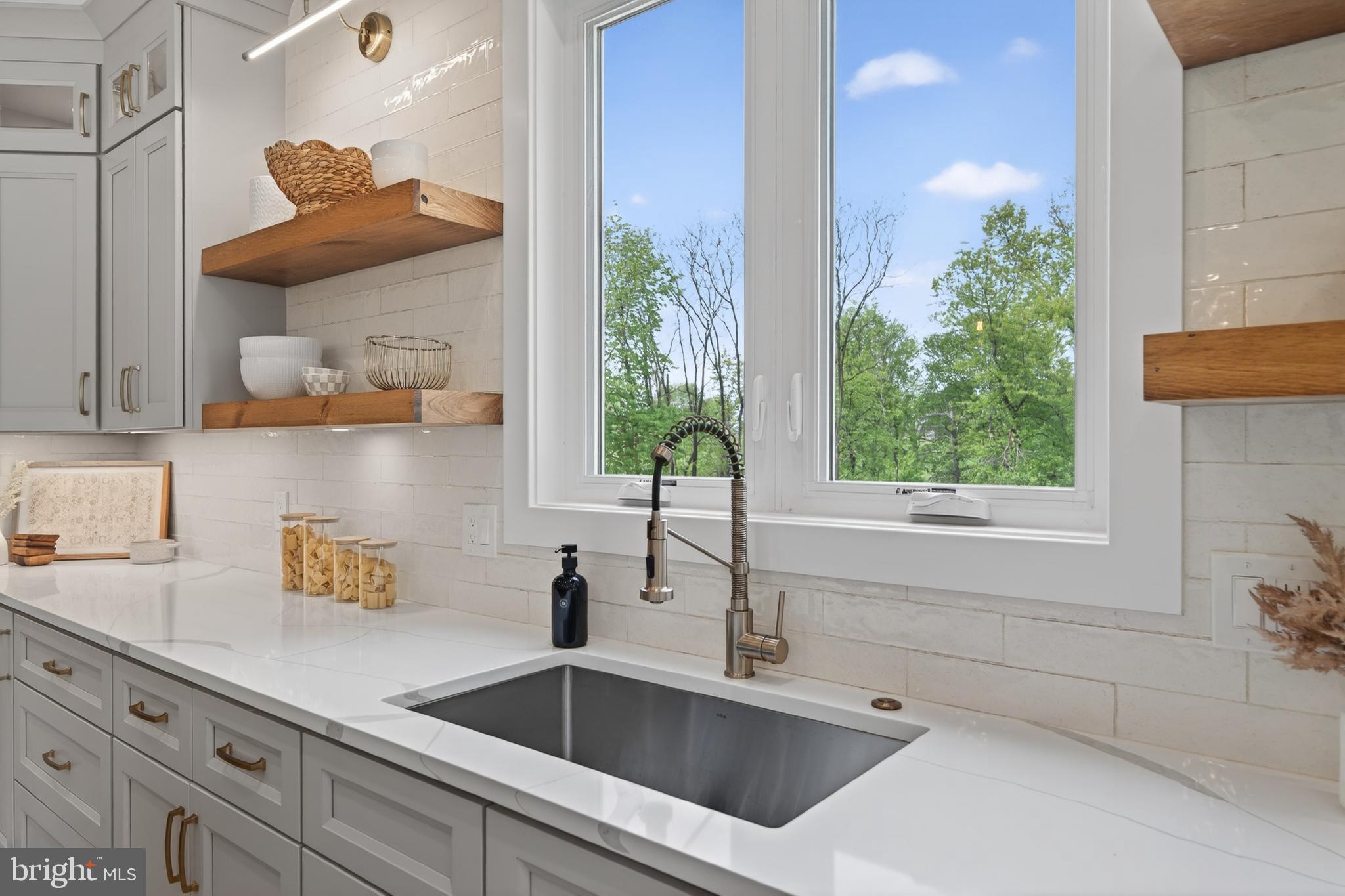 ROSE TREE ESTS - Residential