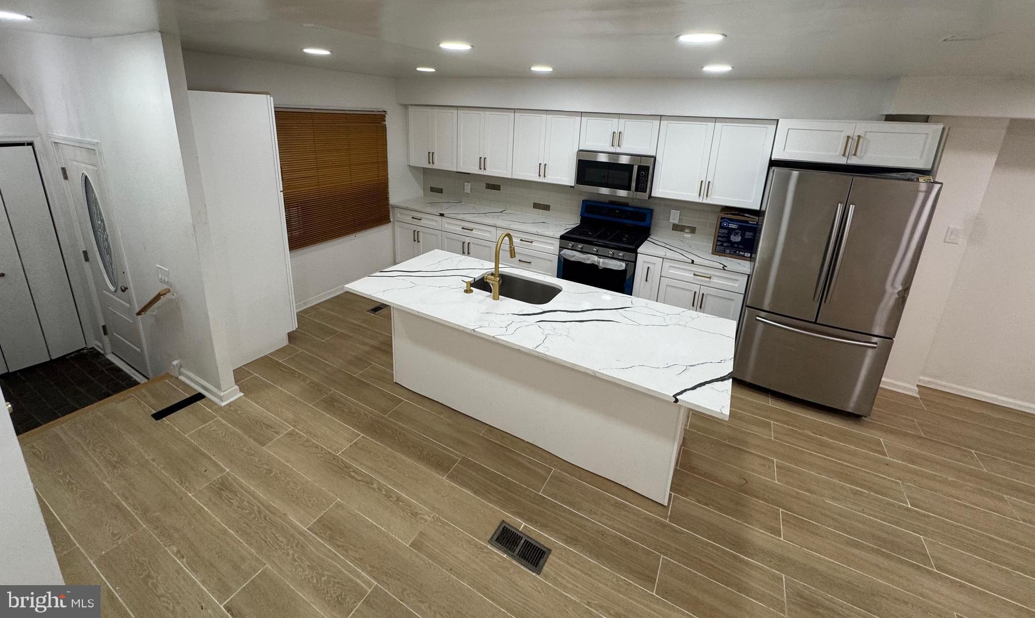 SOCIETY HILL - Residential Lease