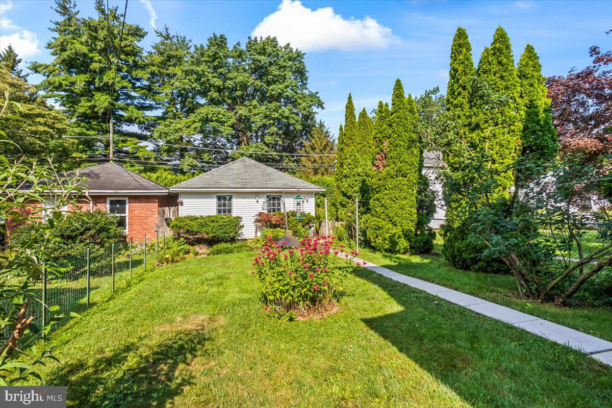 427 S 12TH STREET