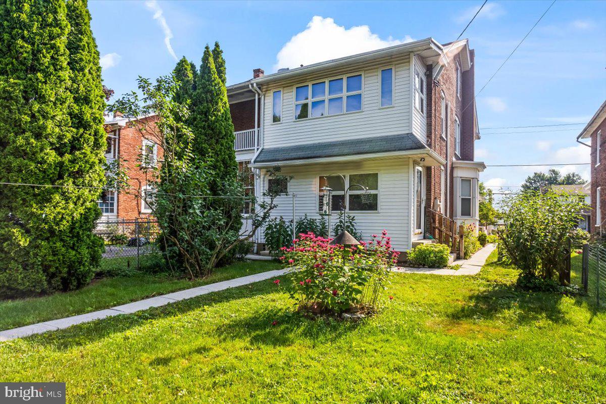 427 S 12TH STREET