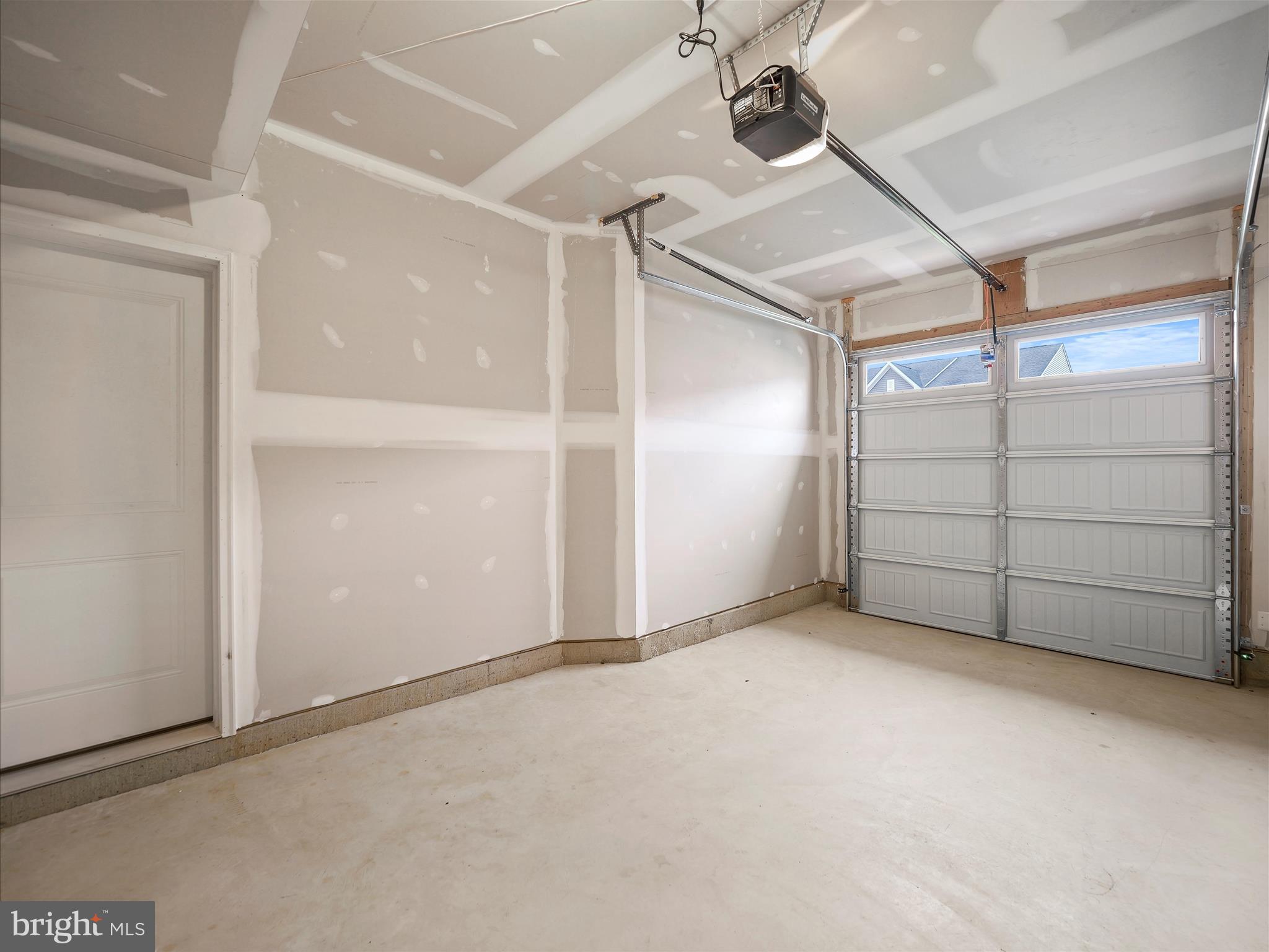 KING'S CROSSING - Residential