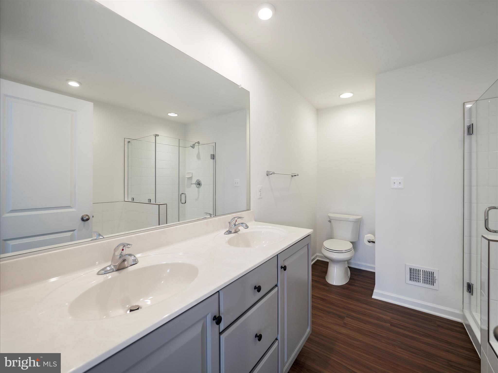 KING'S CROSSING - Residential