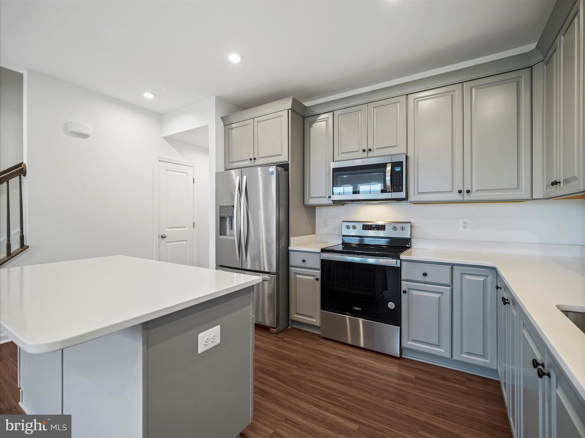 KING'S CROSSING - Residential