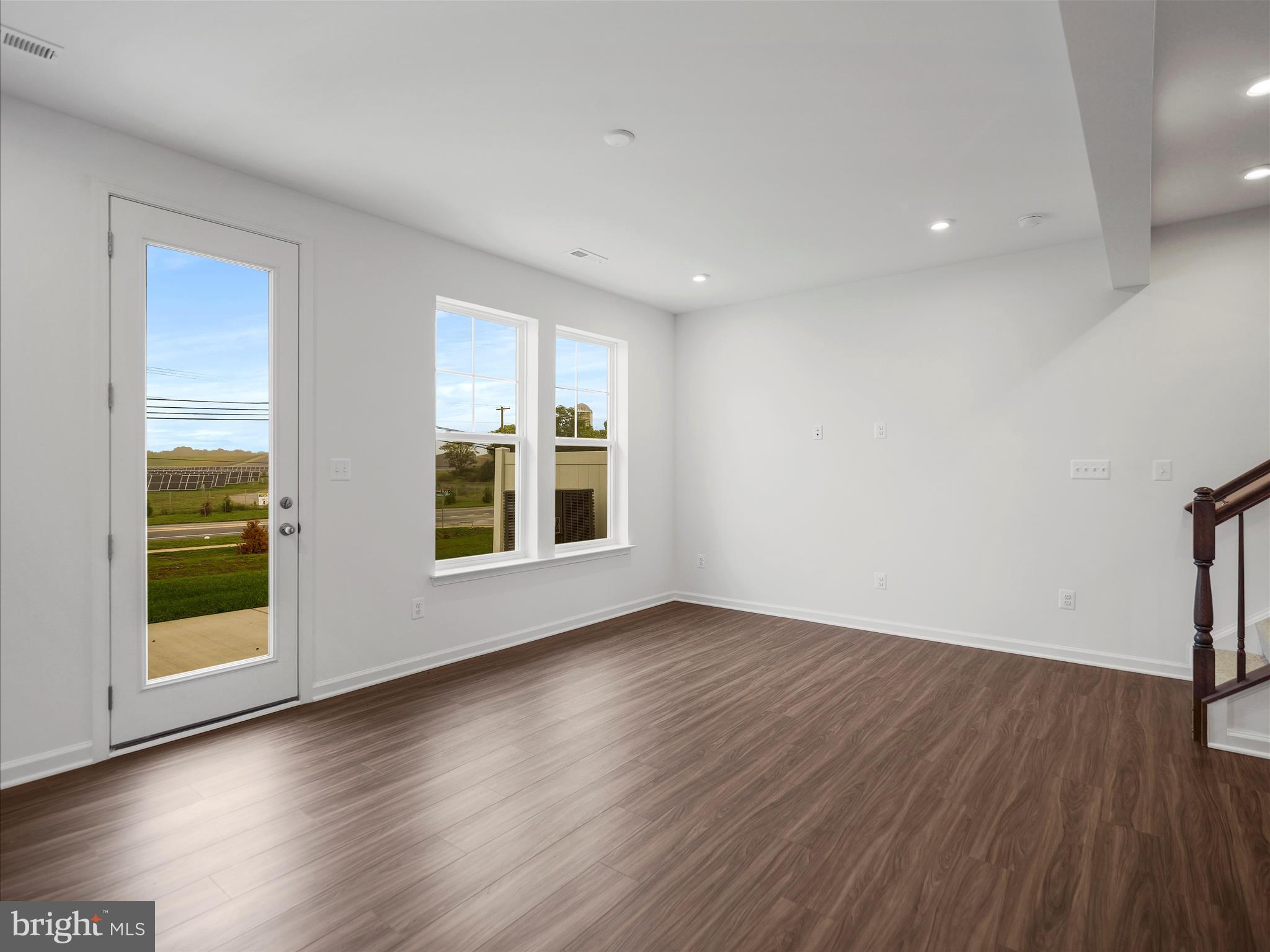 KING'S CROSSING - Residential