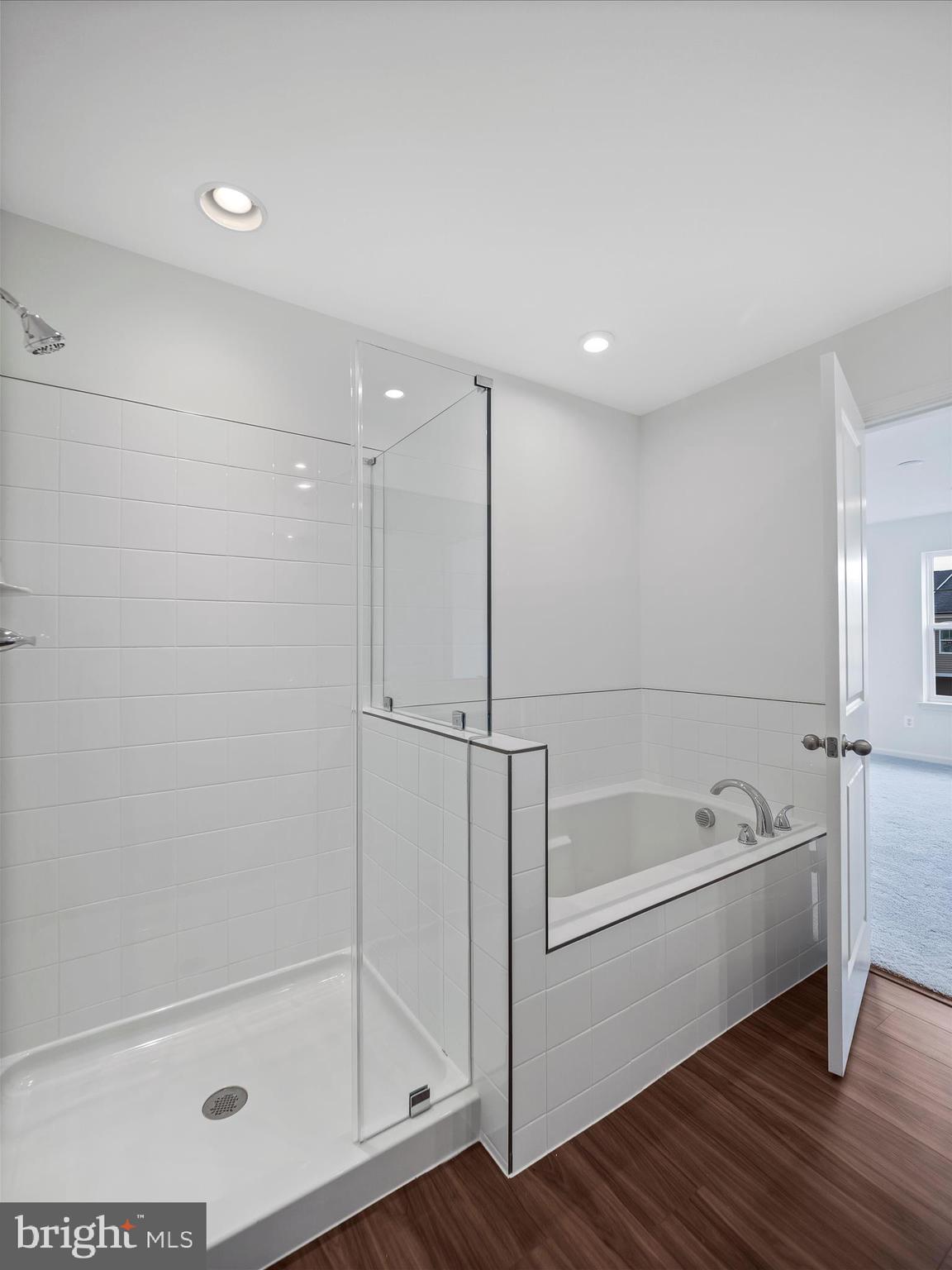 KING'S CROSSING - Residential