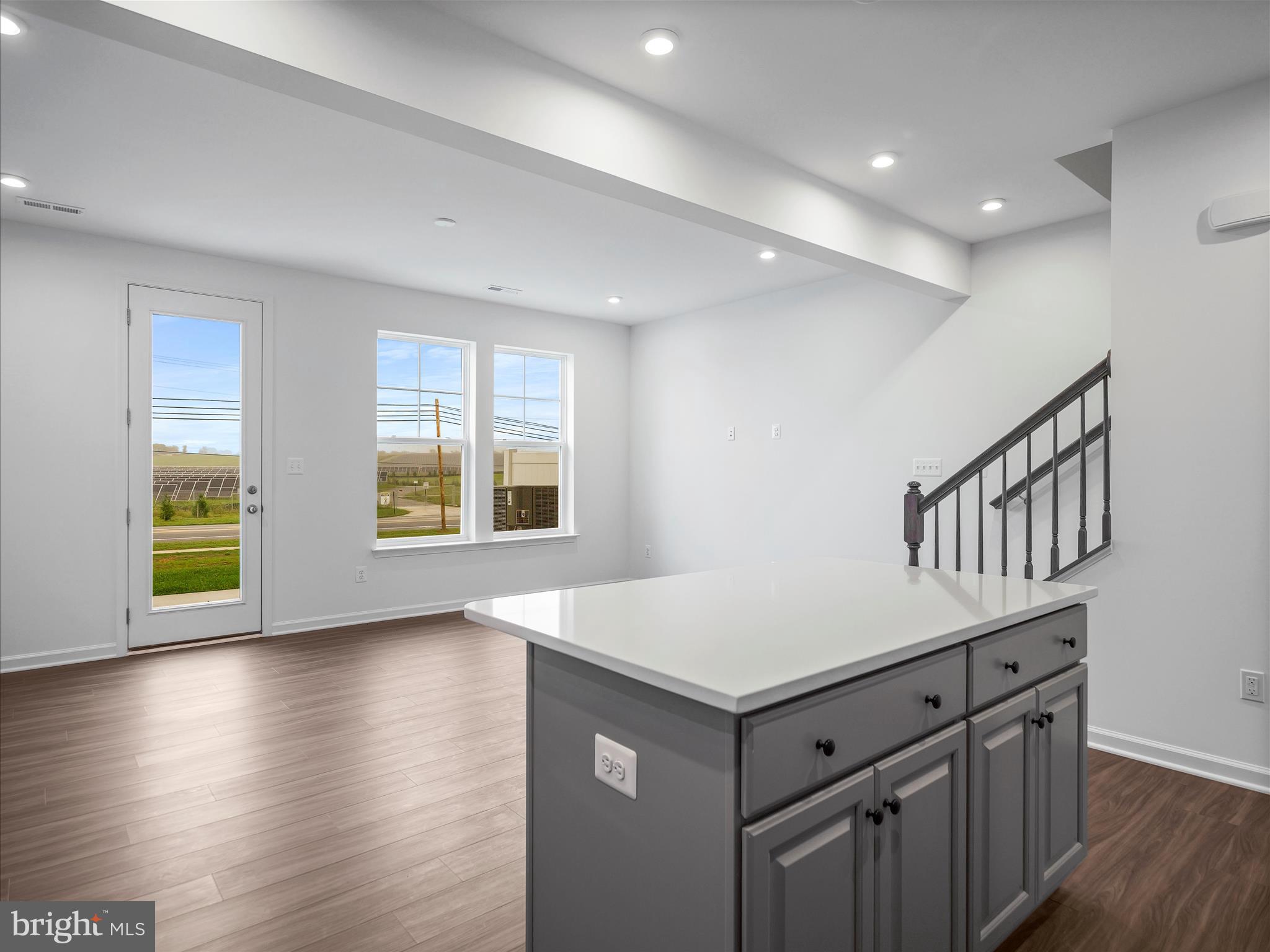 KING'S CROSSING - Residential