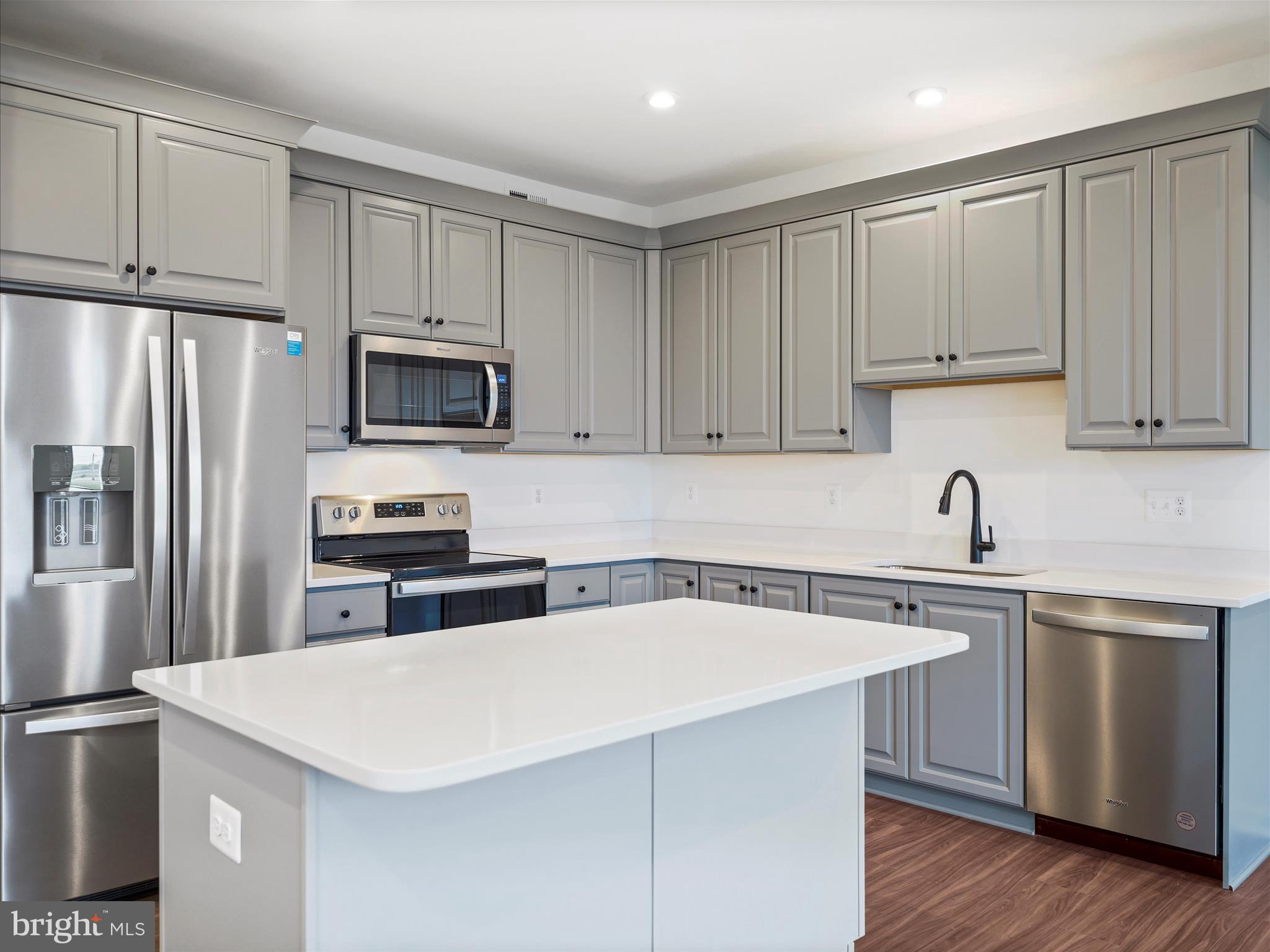 KING'S CROSSING - Residential