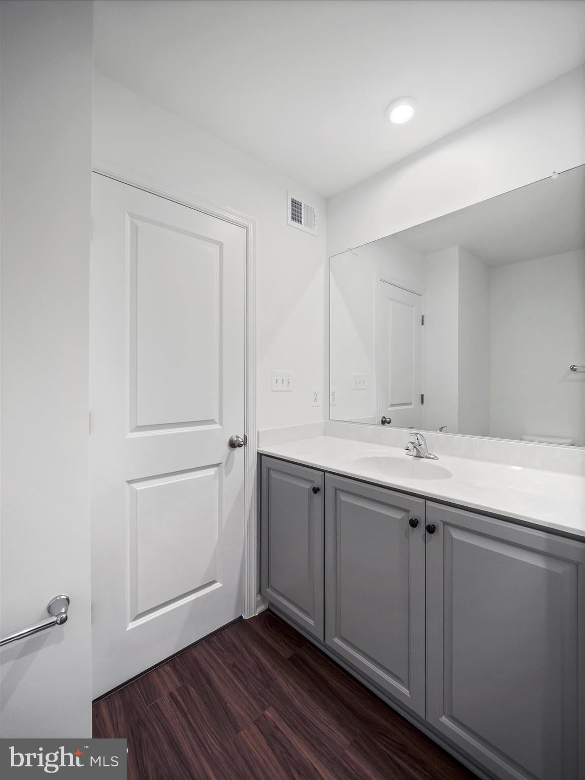 KING'S CROSSING - Residential