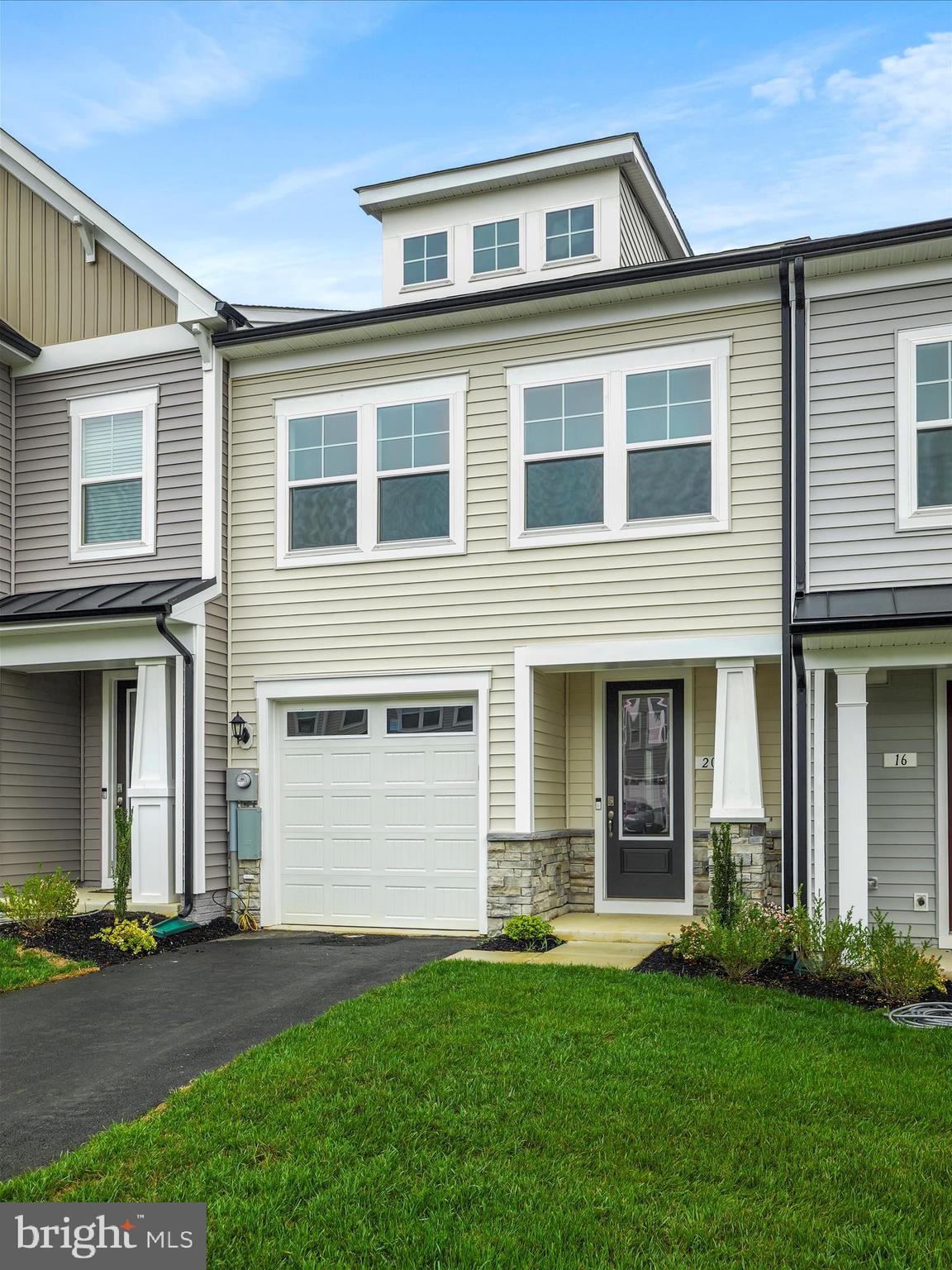 KING'S CROSSING - Residential