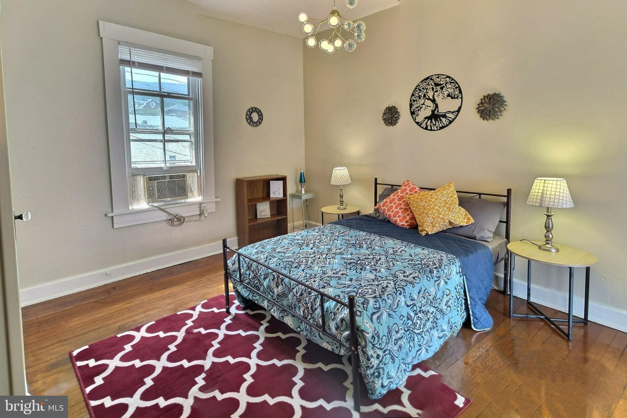 WEST SIDE - Residential