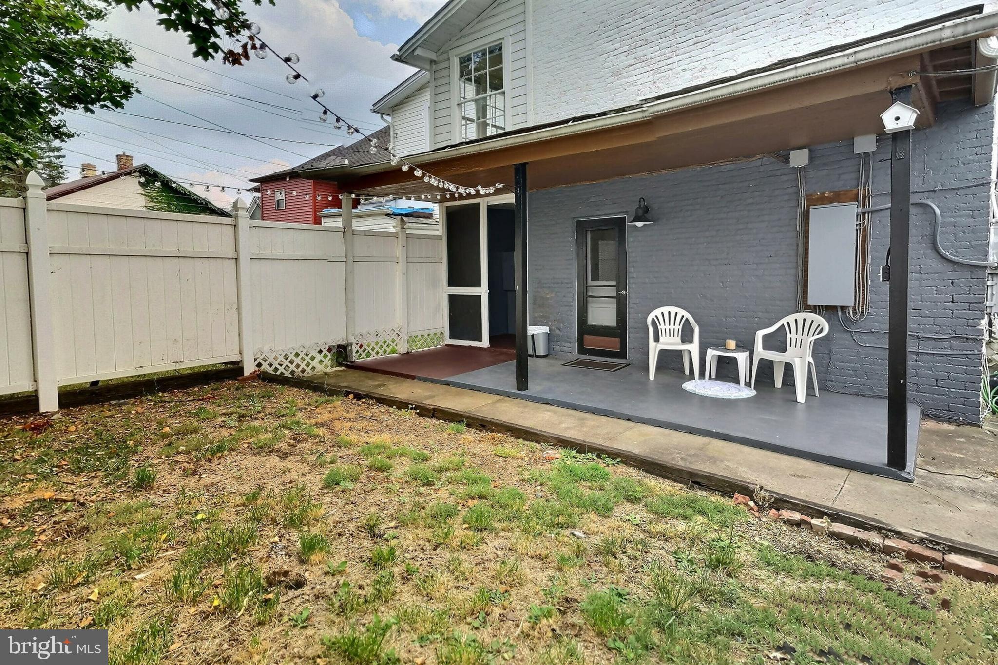 WEST SIDE - Residential