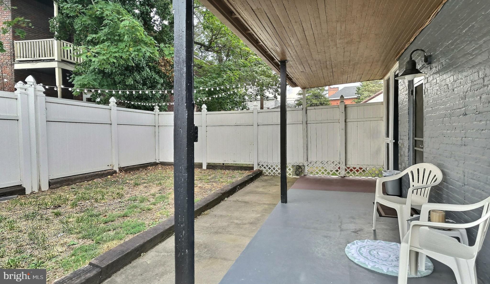 WEST SIDE - Residential