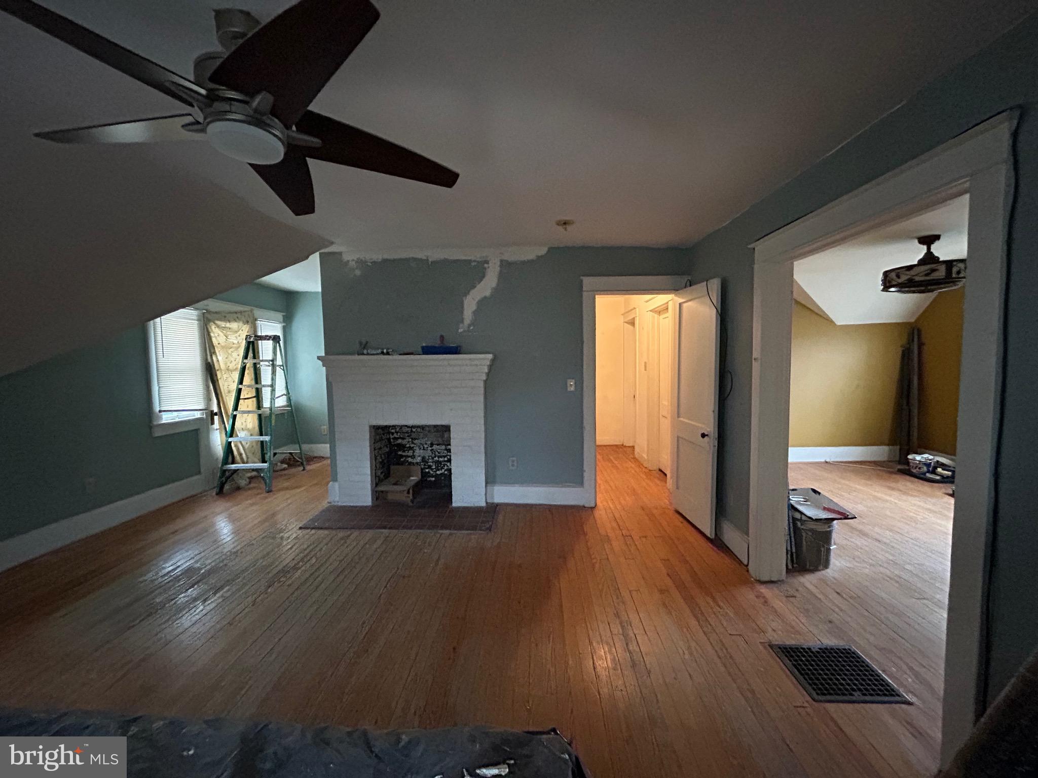 WEST SIDE - Residential