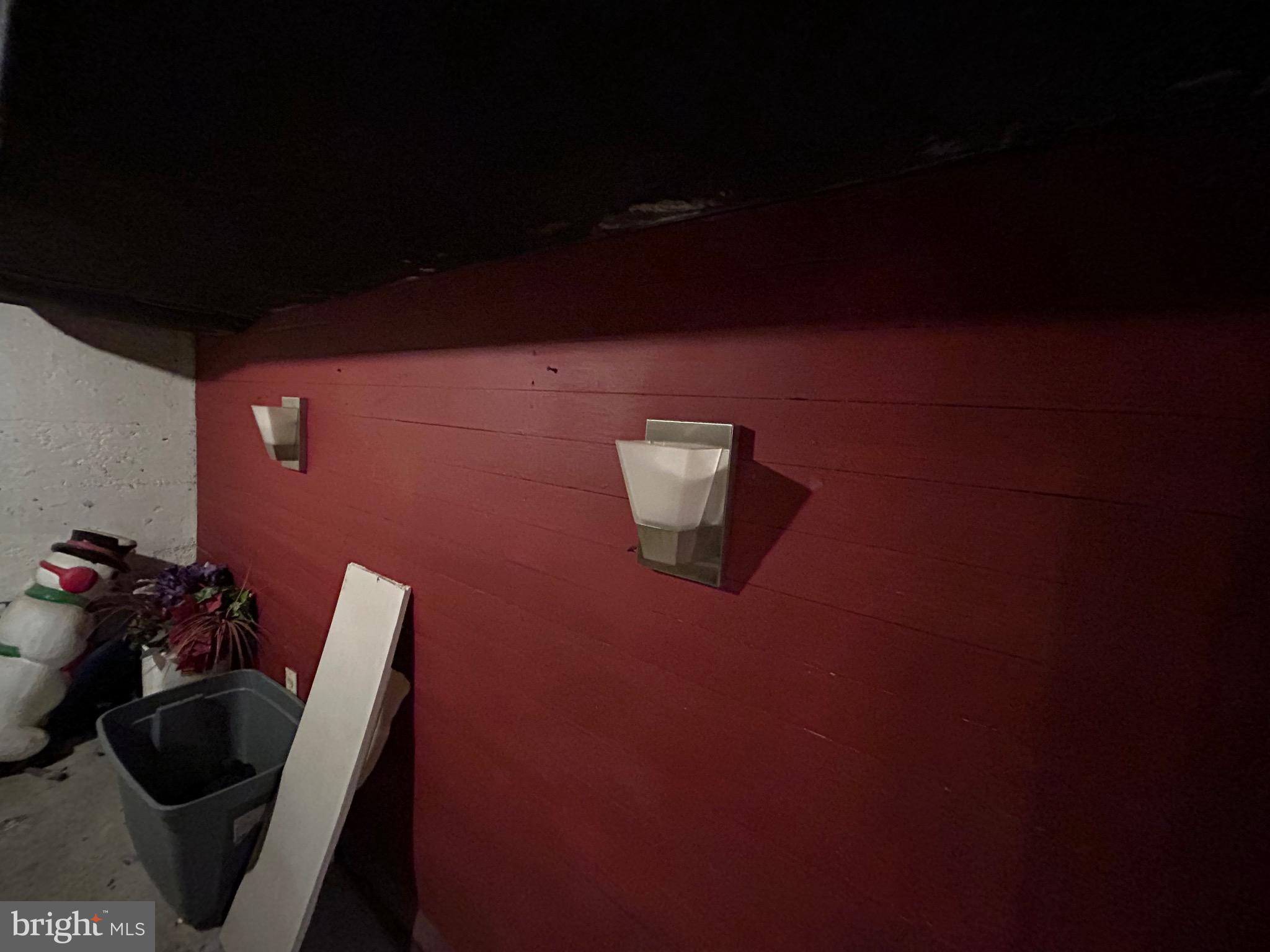 WEST SIDE - Residential