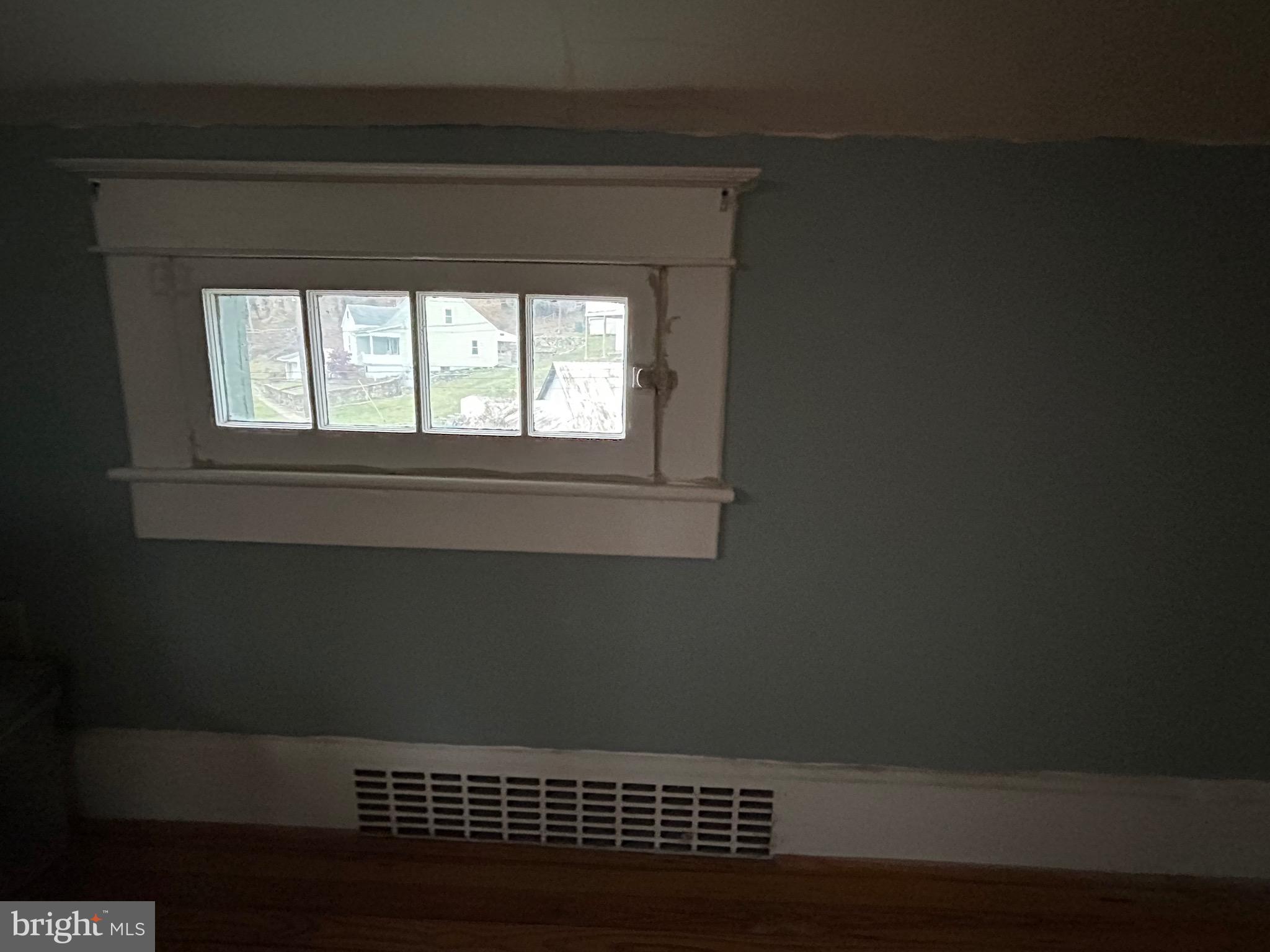 WEST SIDE - Residential