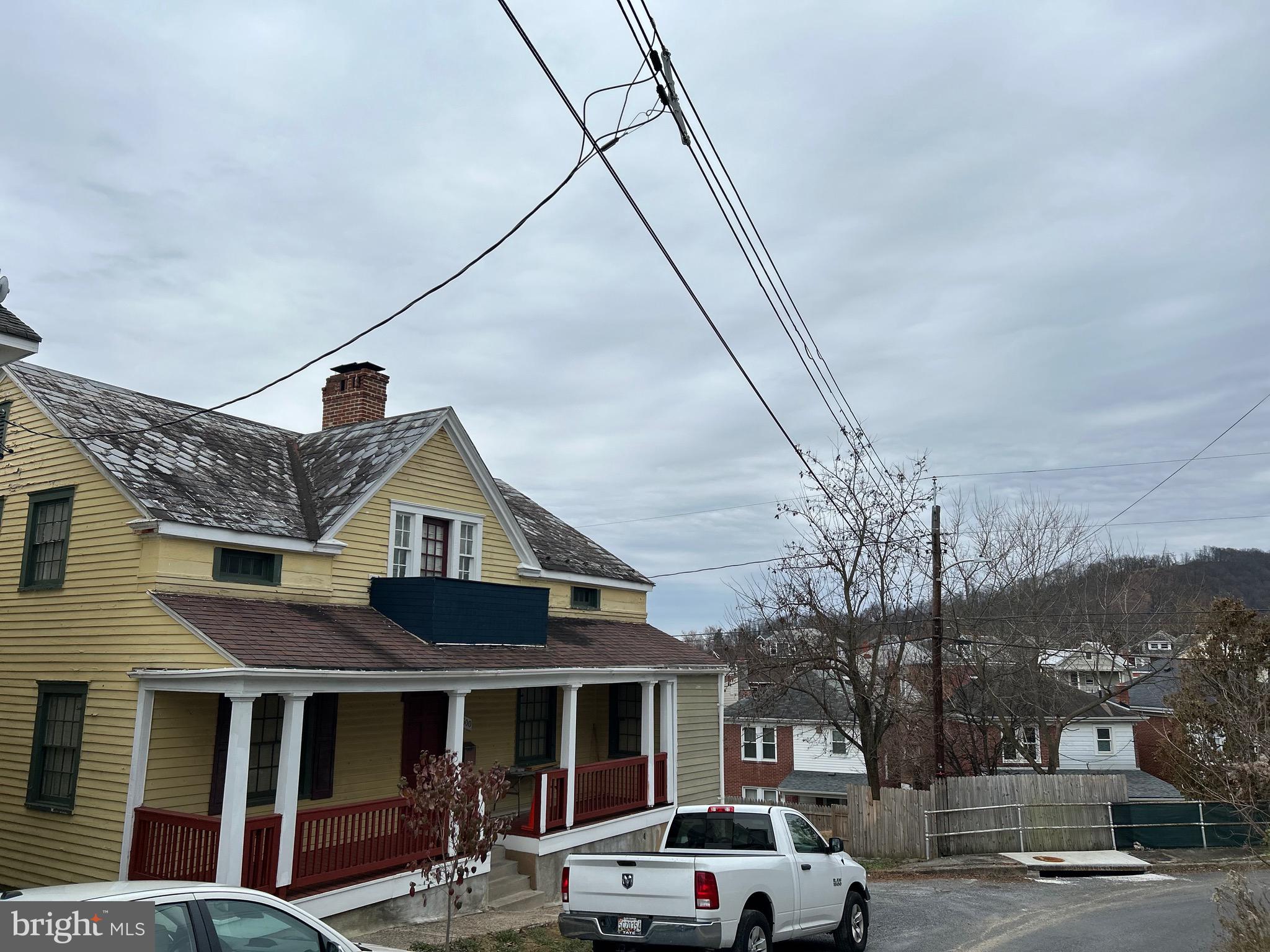 WEST SIDE - Residential