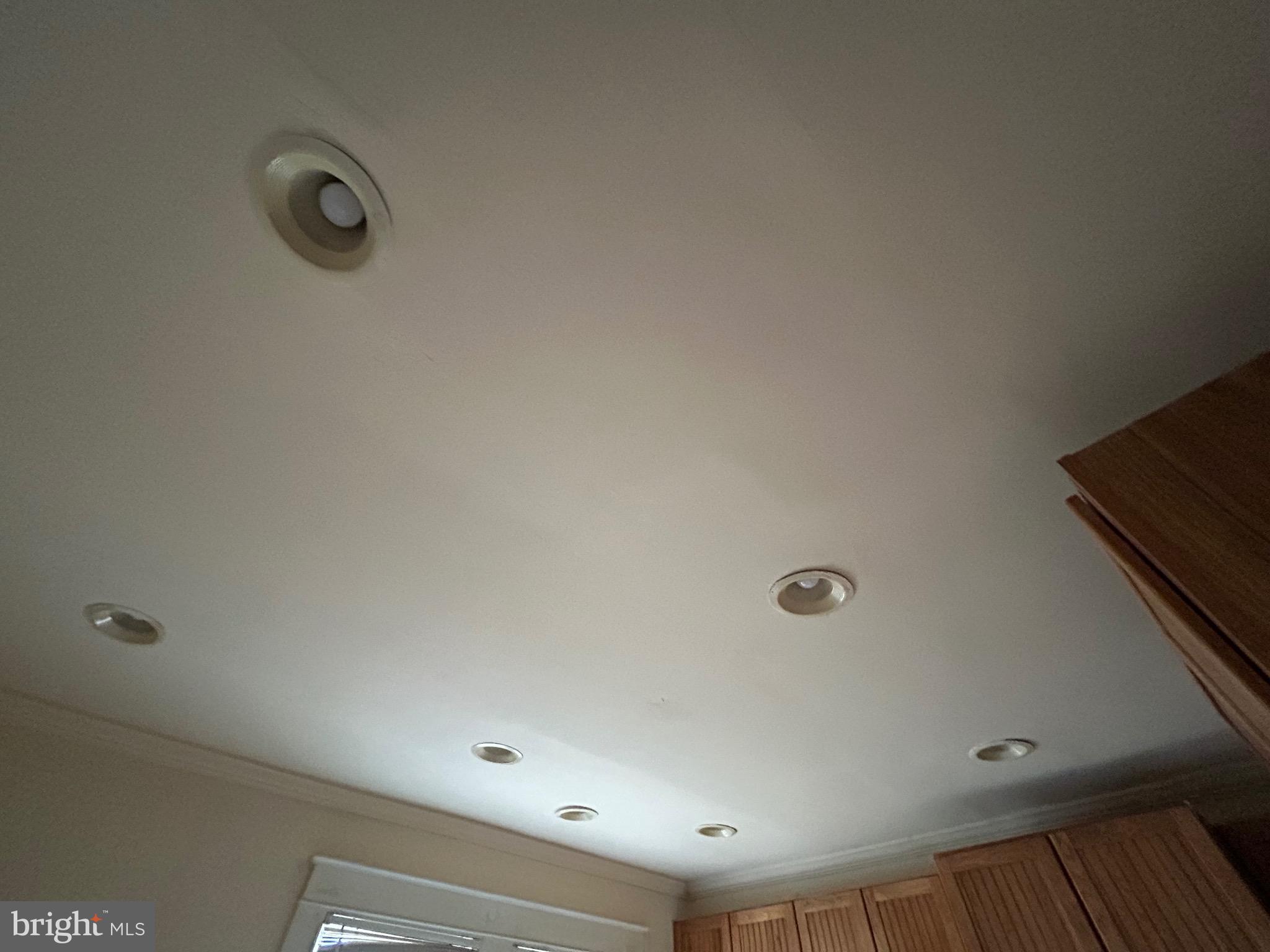 WEST SIDE - Residential