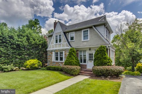 Photo of 7105 Connecticut Avenue, CHEVY CHASE, MD 20815 (MLS # MDMC2192696)