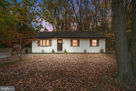 Homes For Sale - 303 S Golfwood Avenue<br/> CARNEYS POINT, NJ 08069