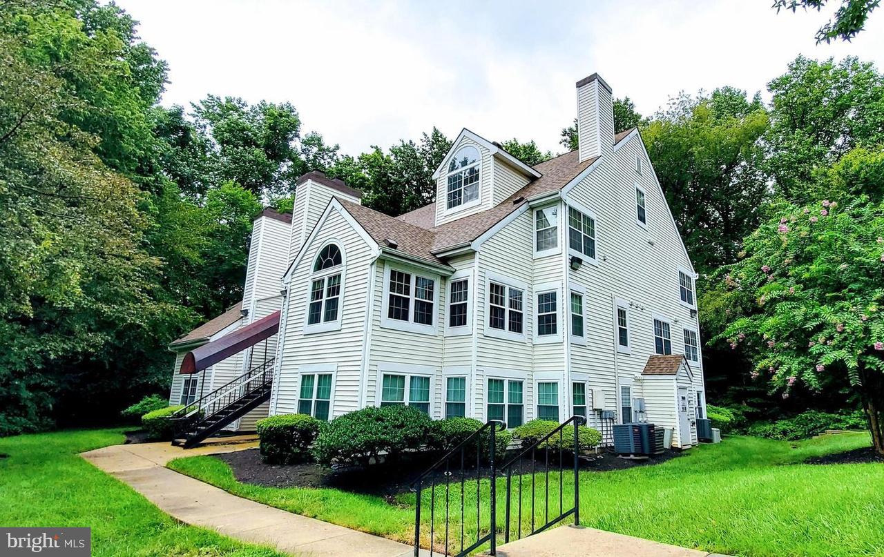 908 WESTHAVEN DRIVE 11-201